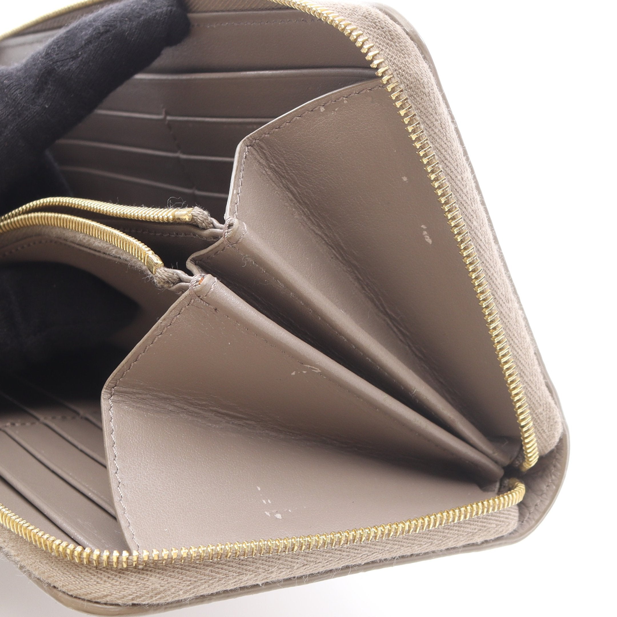 CELINE(セリーヌ) 長財布 - 106853HTM.15KH グレーベージュ×ブルー ラウンドファスナー レザー ラウンドファスナー長財布 レザー グレーベージュ セリーヌ – RECLO