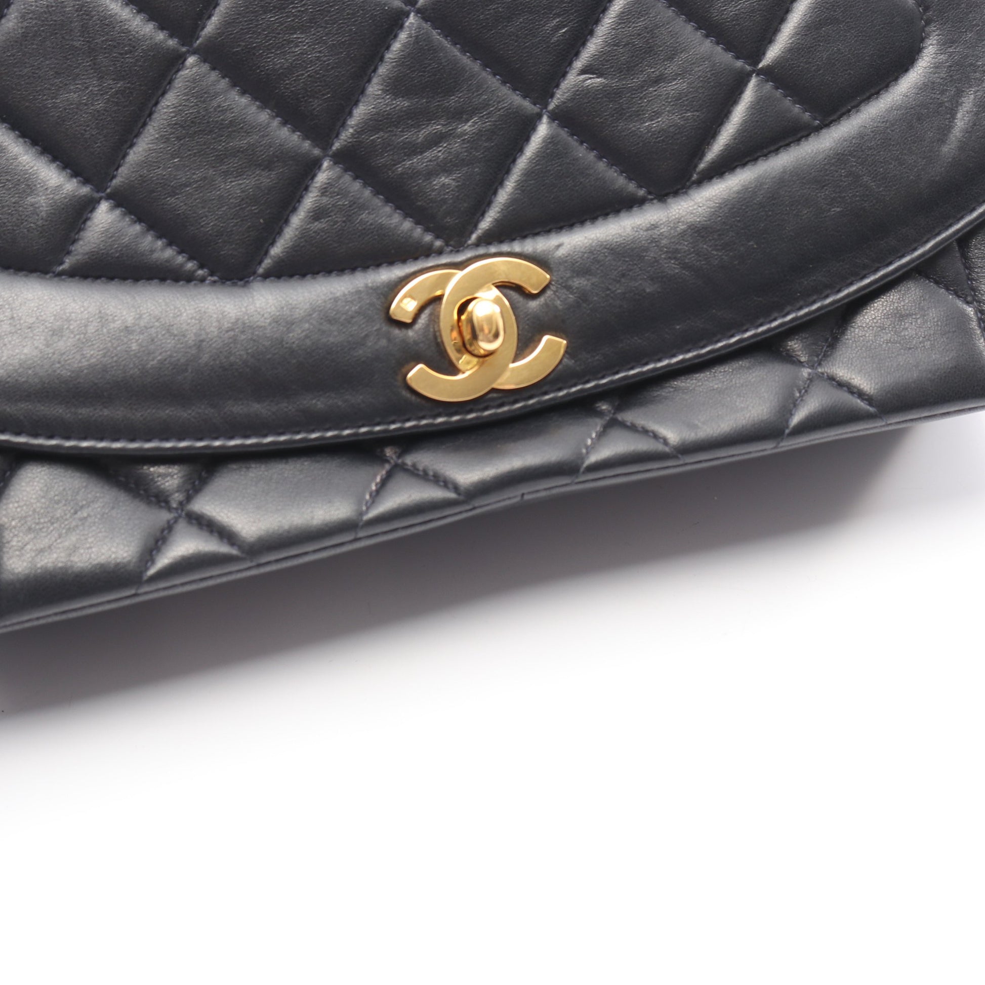 マトラッセ ダイアナフラップ チェーンショルダーバッグ ラムスキン ブラック ゴールド金具 シャネル バッグ CHANEL