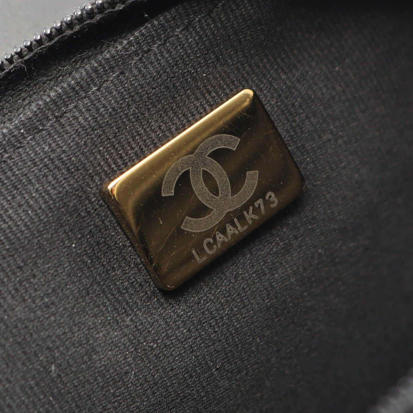 マトラッセ チェーンウォレット キャビアスキン ブラック ゴールド金具 シャネル