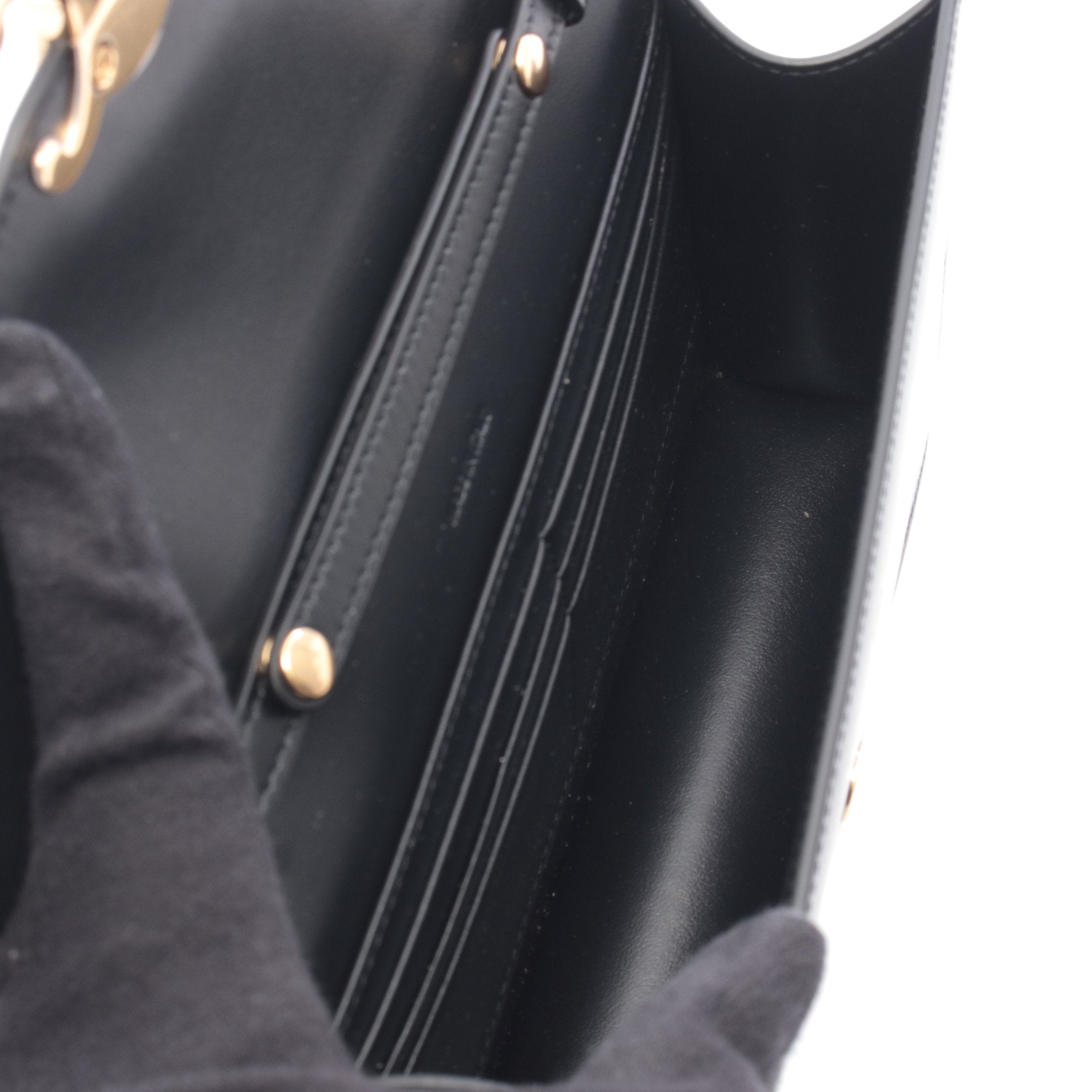 トリオンフ チェーンウォレット レザー ブラック セリーヌ – RECLO