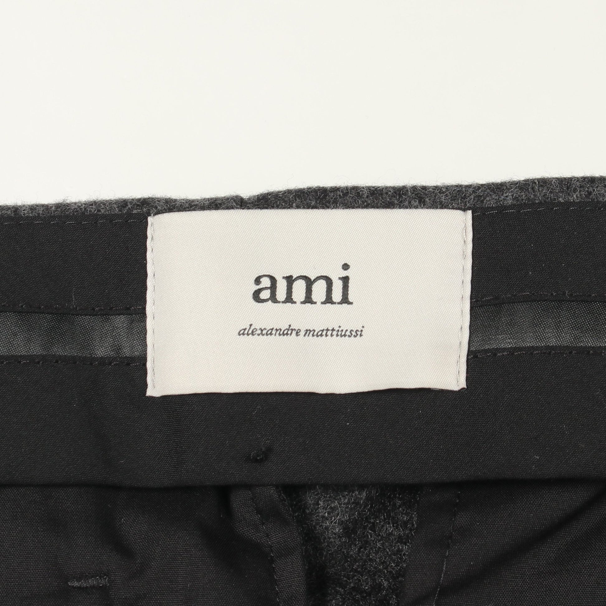 パンツ ウール グレー ボタンフライ アミアレクサンドルマテュッシ ボトムス AMI Alexandre Mattiussi