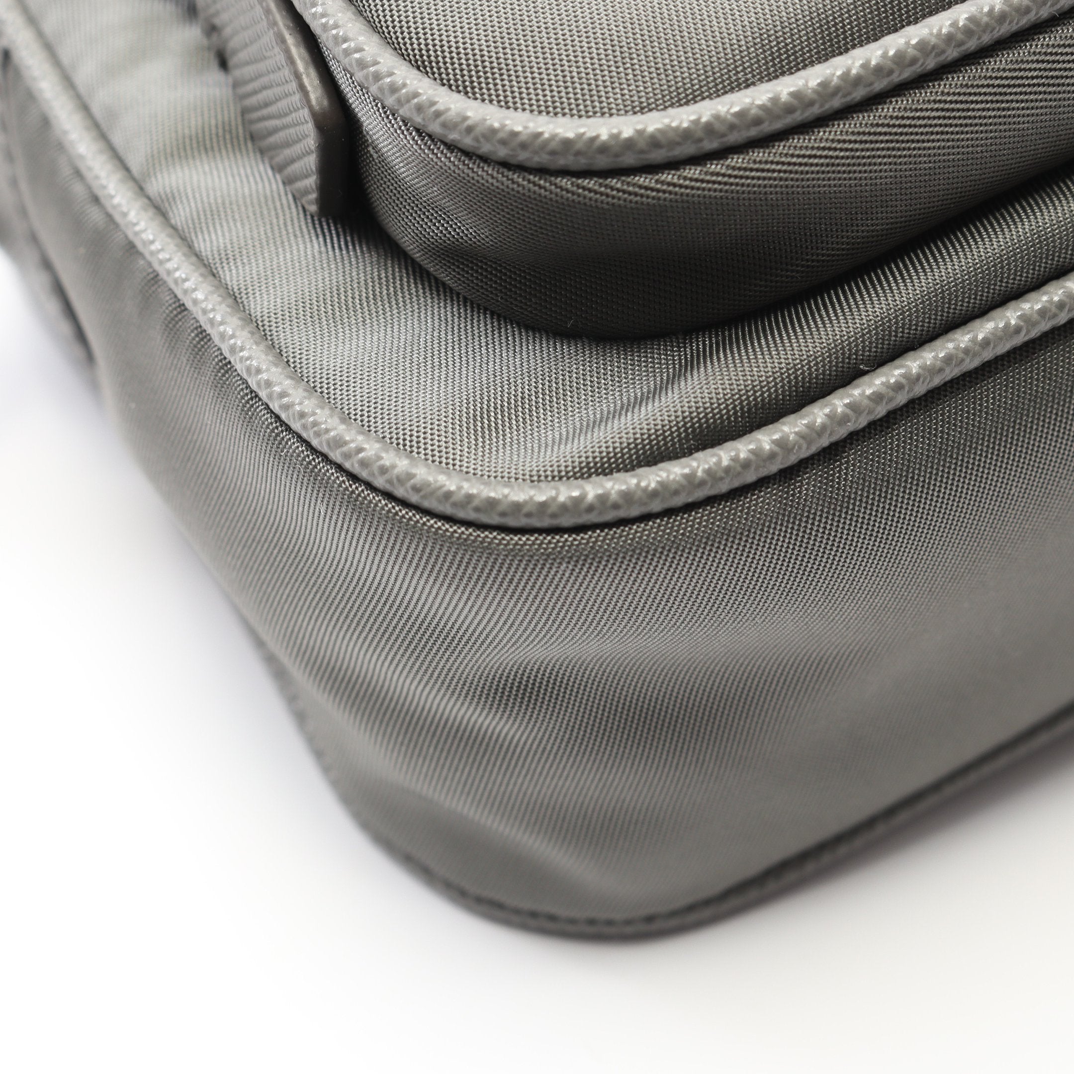 Re-Nylon ミニ ショルダーバッグ ナイロン サフィアーノレザー グレー