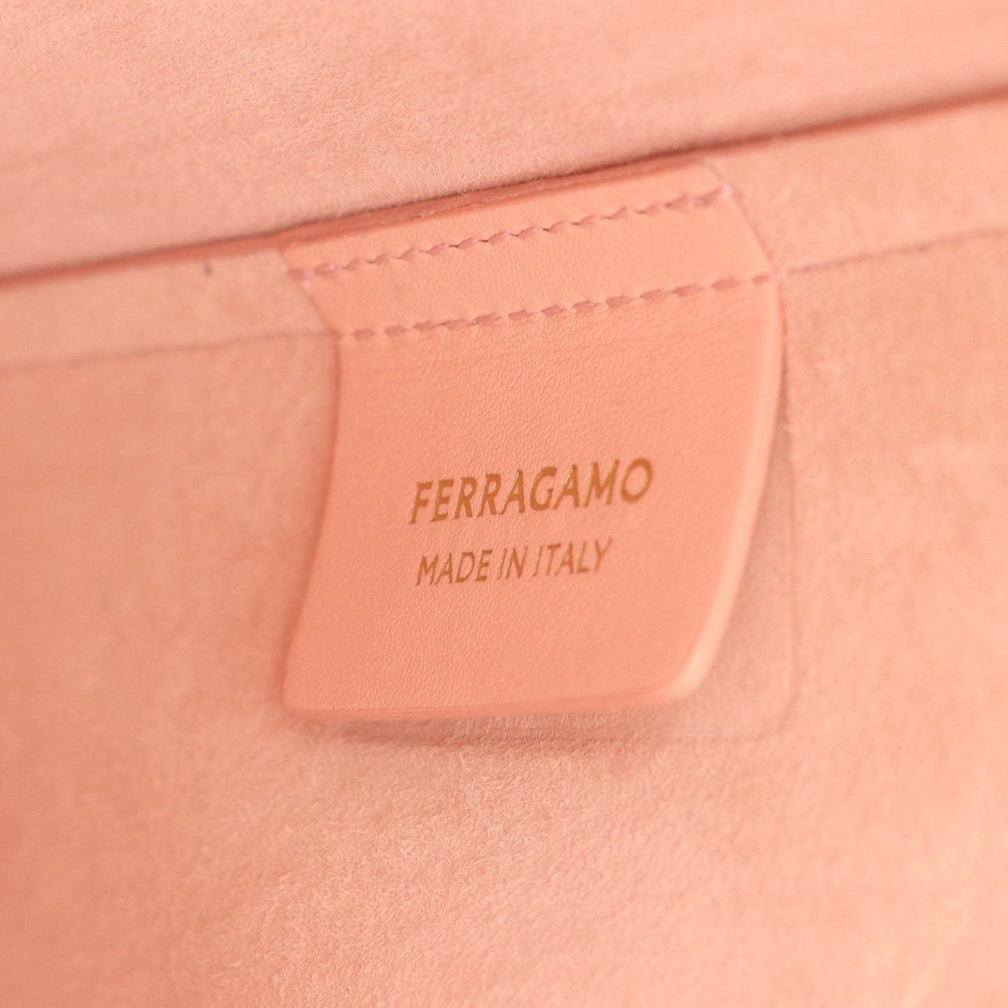 ショルダーバッグ トートバッグ レザー ピンク サルヴァトーレフェラガモ バッグ Salvatore Ferragamo