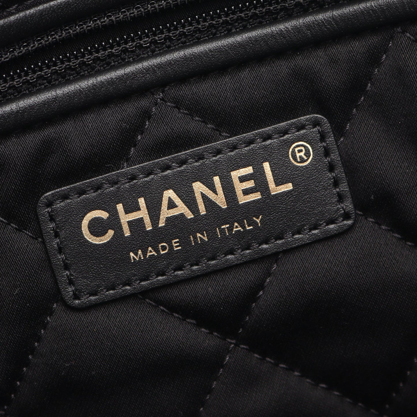 マトラッセ シャネル22 スモール チェーンショルダーバッグ レザー ブラック ゴールド金具 シャネル バッグ CHANEL