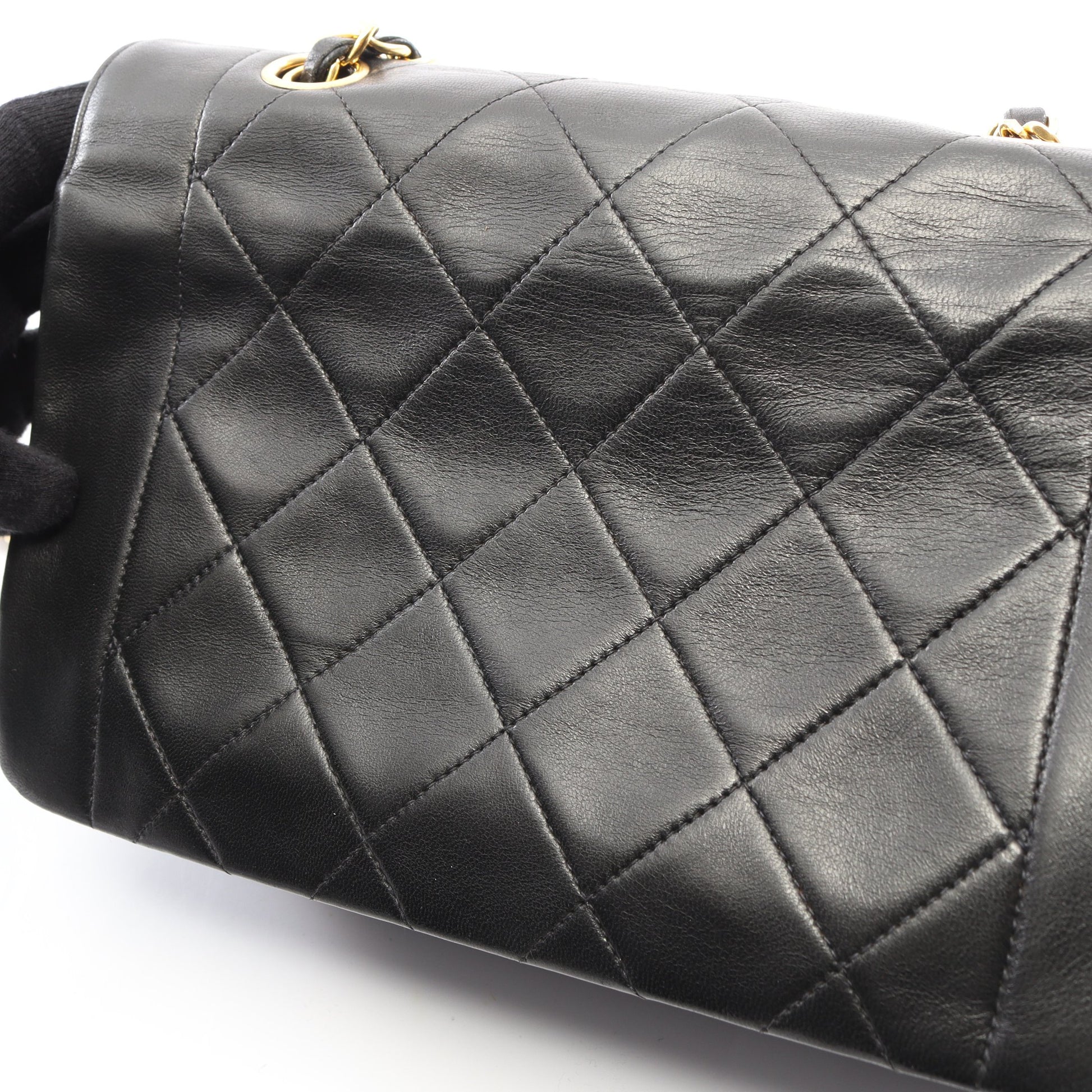 マトラッセ ダイアナフラップ チェーンショルダーバッグ ラムスキン ブラック ゴールド金具 シャネル バッグ CHANEL