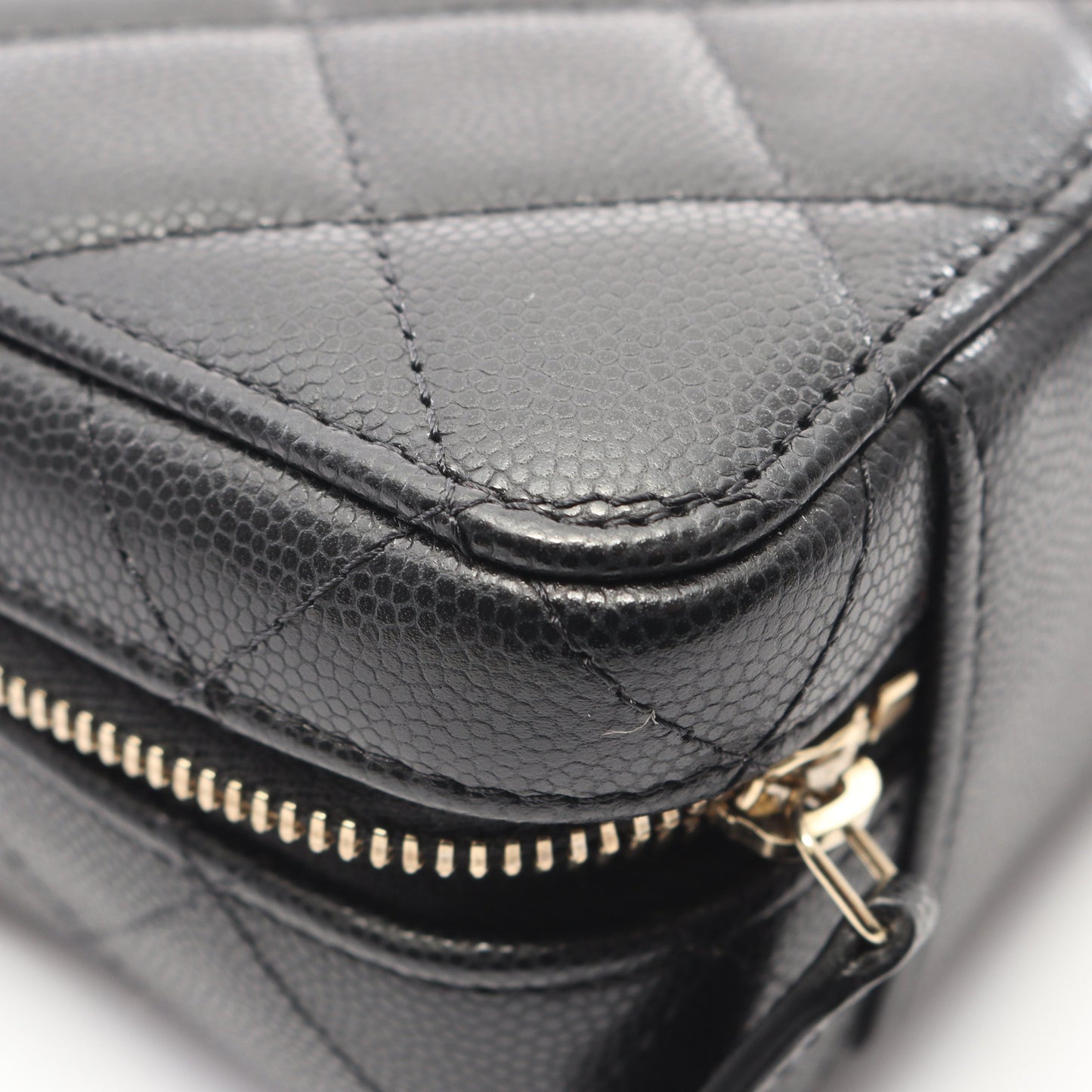 マトラッセ ミニ カメラバッグ チェーンショルダーバッグ キャビアスキン ブラック ゴールド金具 シャネル バッグ CHANEL