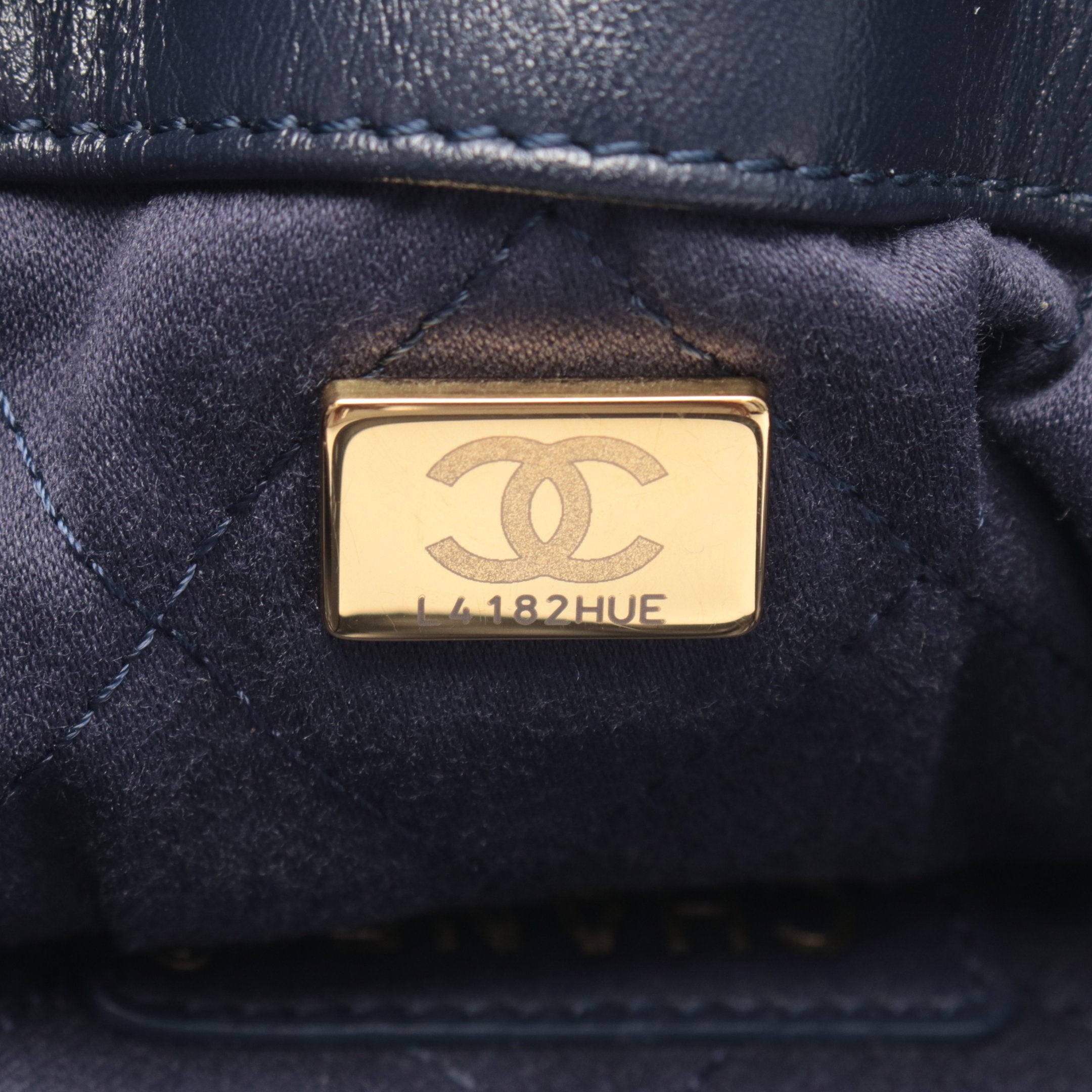 シャネル22 バックパック ナップサック レザー ネイビー ゴールド金具