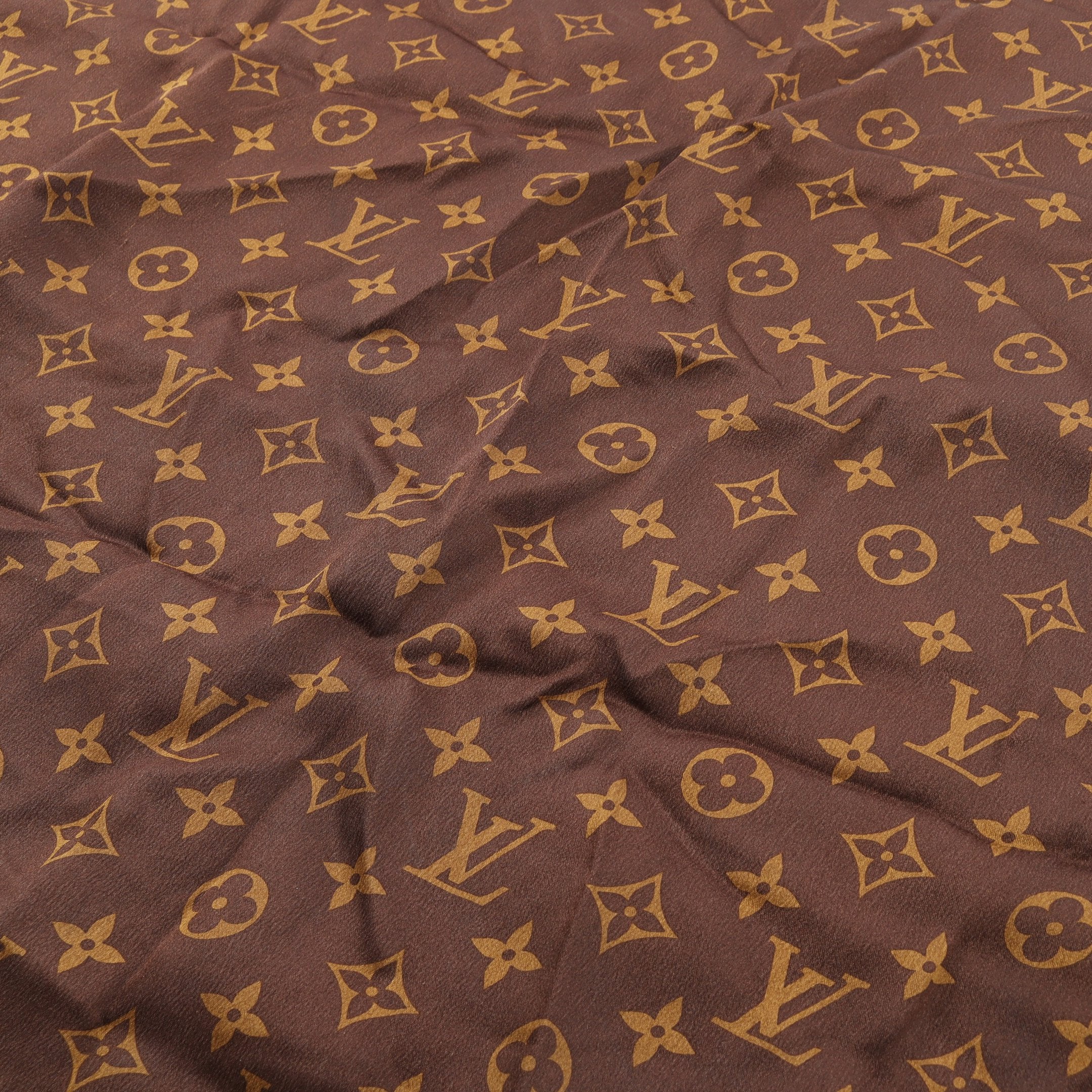 LOUIS VUITTON　スカーフ　ブラウン　モノグラム　ルイヴィトン カレ モノグラム スカーフ シルク ダークブラウン マルチカラー ルイ