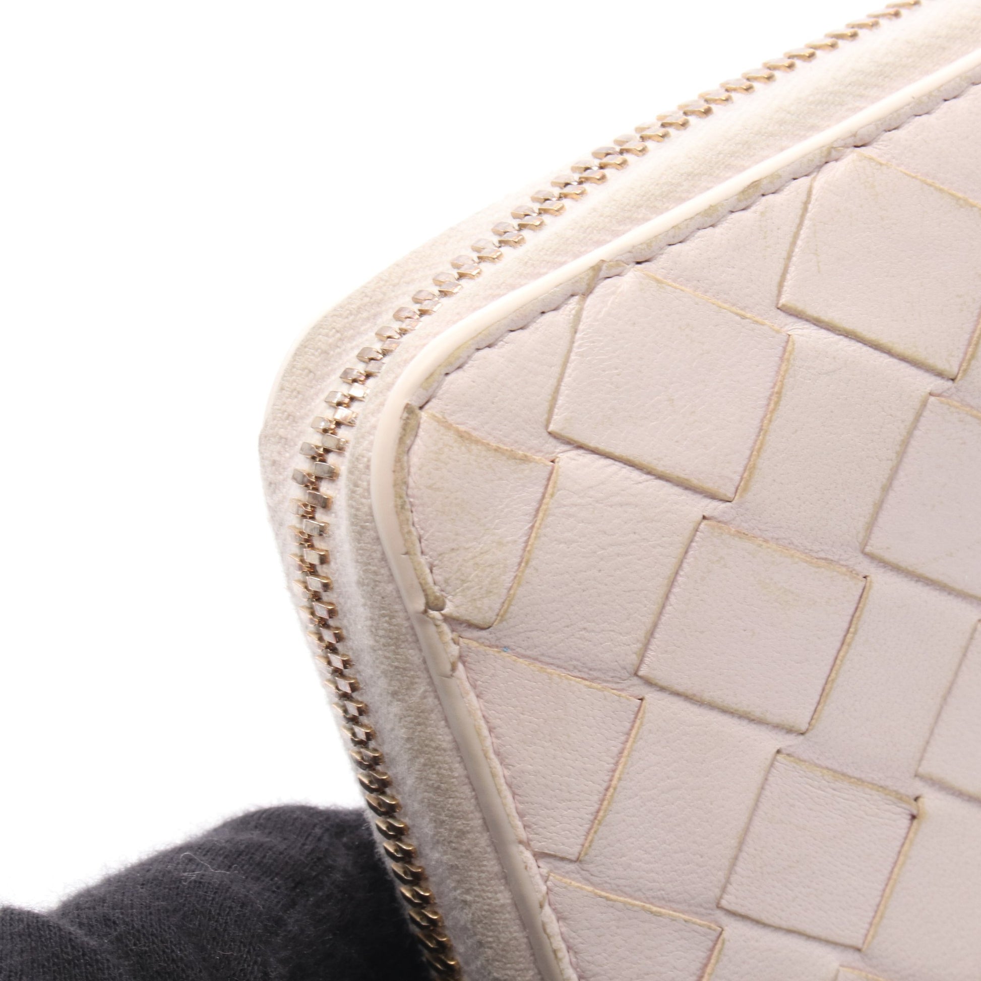 イントレチャート ラウンドファスナー長財布 レザー ライトピンク ボッテガヴェネタ 財布・小物 BOTTEGA VENETA
