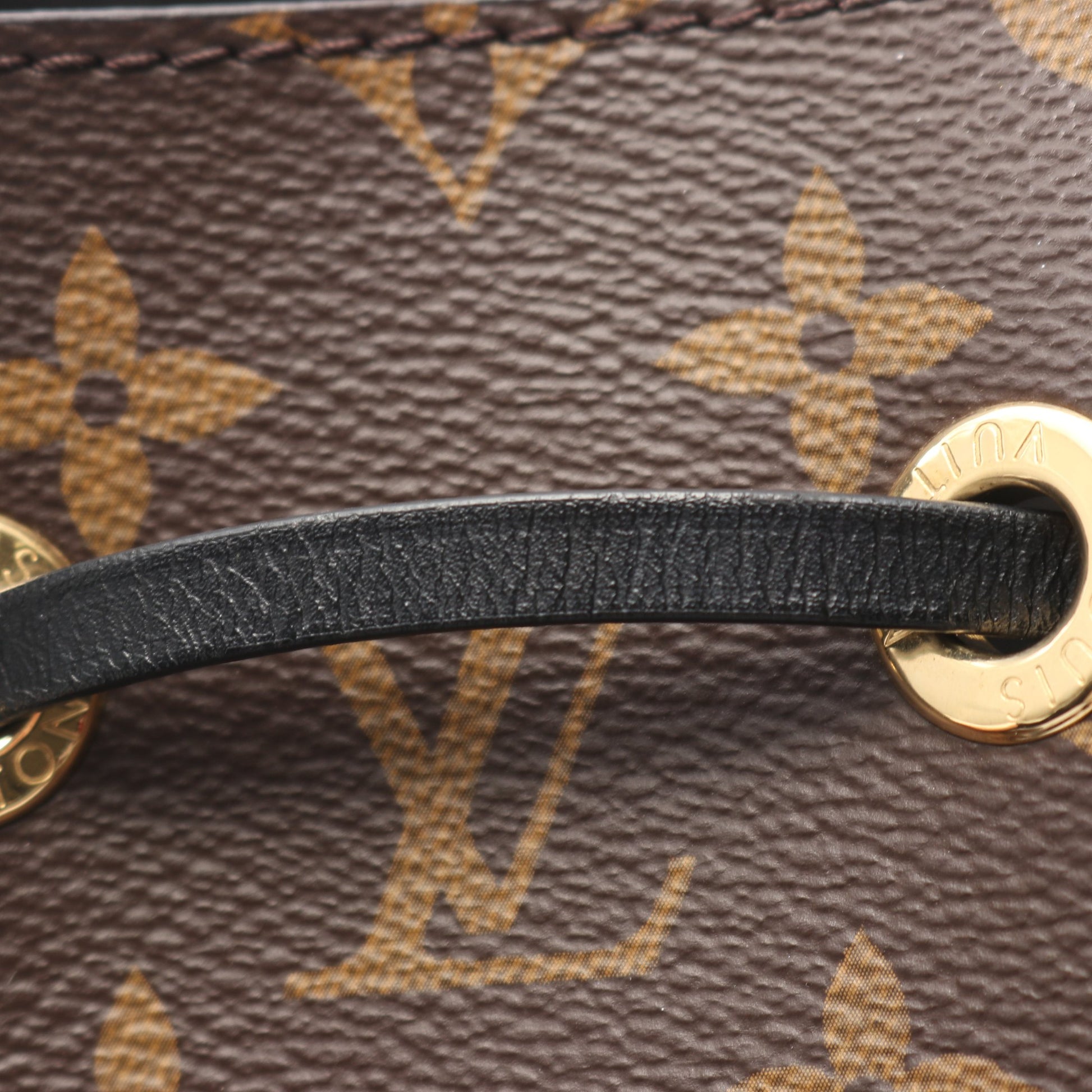 ネオノエ モノグラム ノワール ショルダーバッグ PVC レザー ブラウン ブラック ルイヴィトン バッグ LOUIS VUITTON