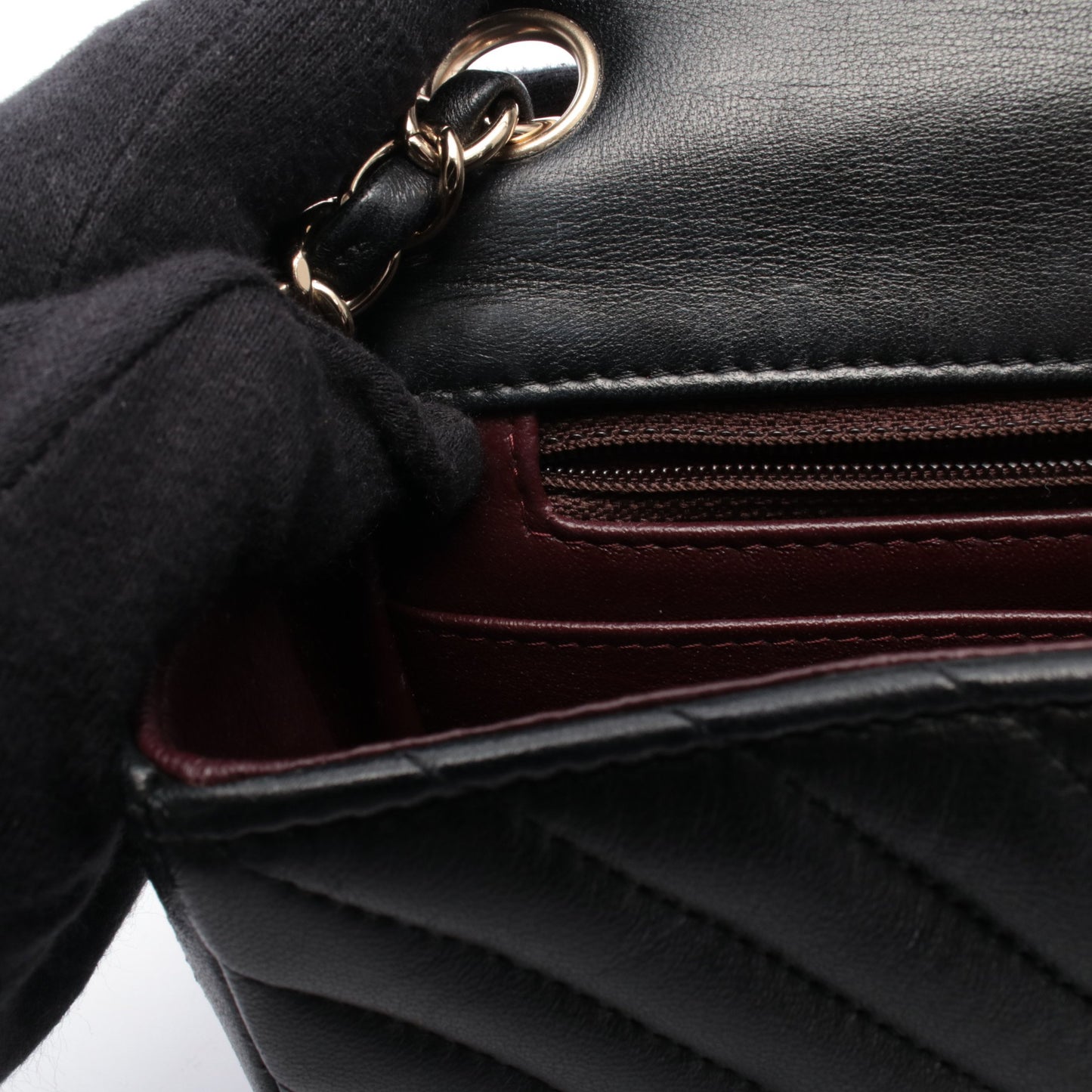 シェブロン Vステッチ ミニ チェーンショルダーバッグ ラムスキン ブラック ゴールド金具 シャネル バッグ CHANEL