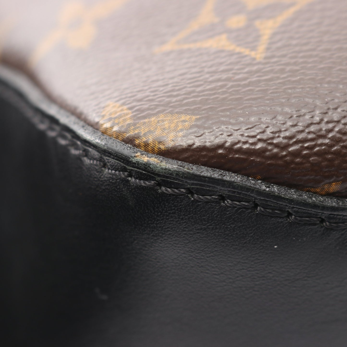 トーレスPM モノグラムマカサー ショルダーバッグ PVC レザー ブラウン ブラック ルイヴィトン バッグ LOUIS VUITTON