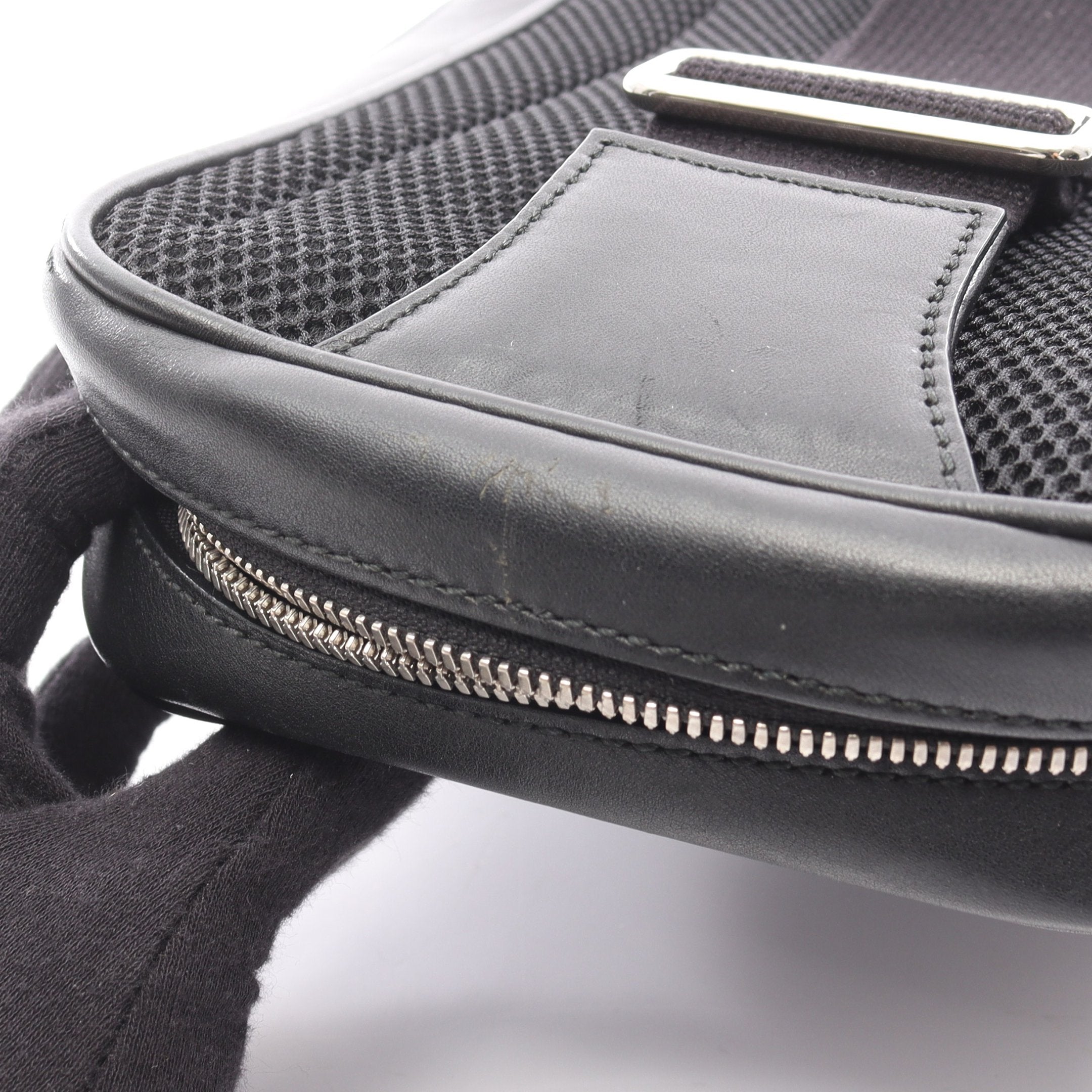 GUCCI グッチシマ　ボディバッグ　ブラック　レザー グッチシマ ボディバッグ レザー ブラック グッチ – RECLO