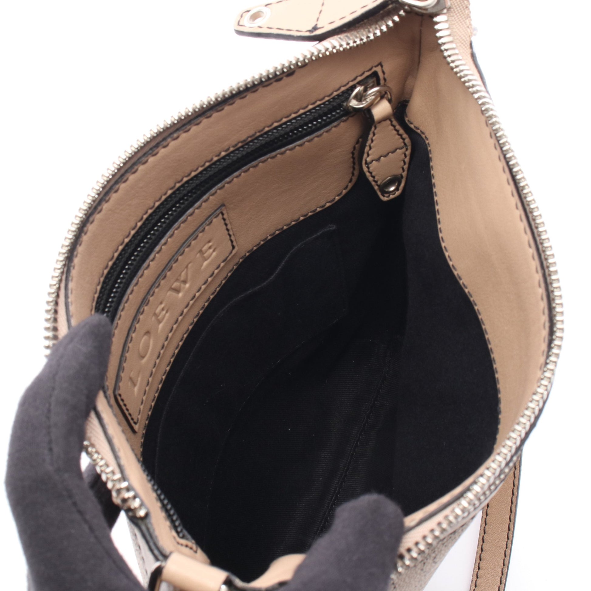 リピートアナグラム ショルダーバッグ レザー ピンクベージュ ロエベ バッグ LOEWE