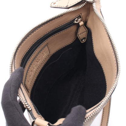 リピートアナグラム ショルダーバッグ レザー ピンクベージュ ロエベ バッグ LOEWE