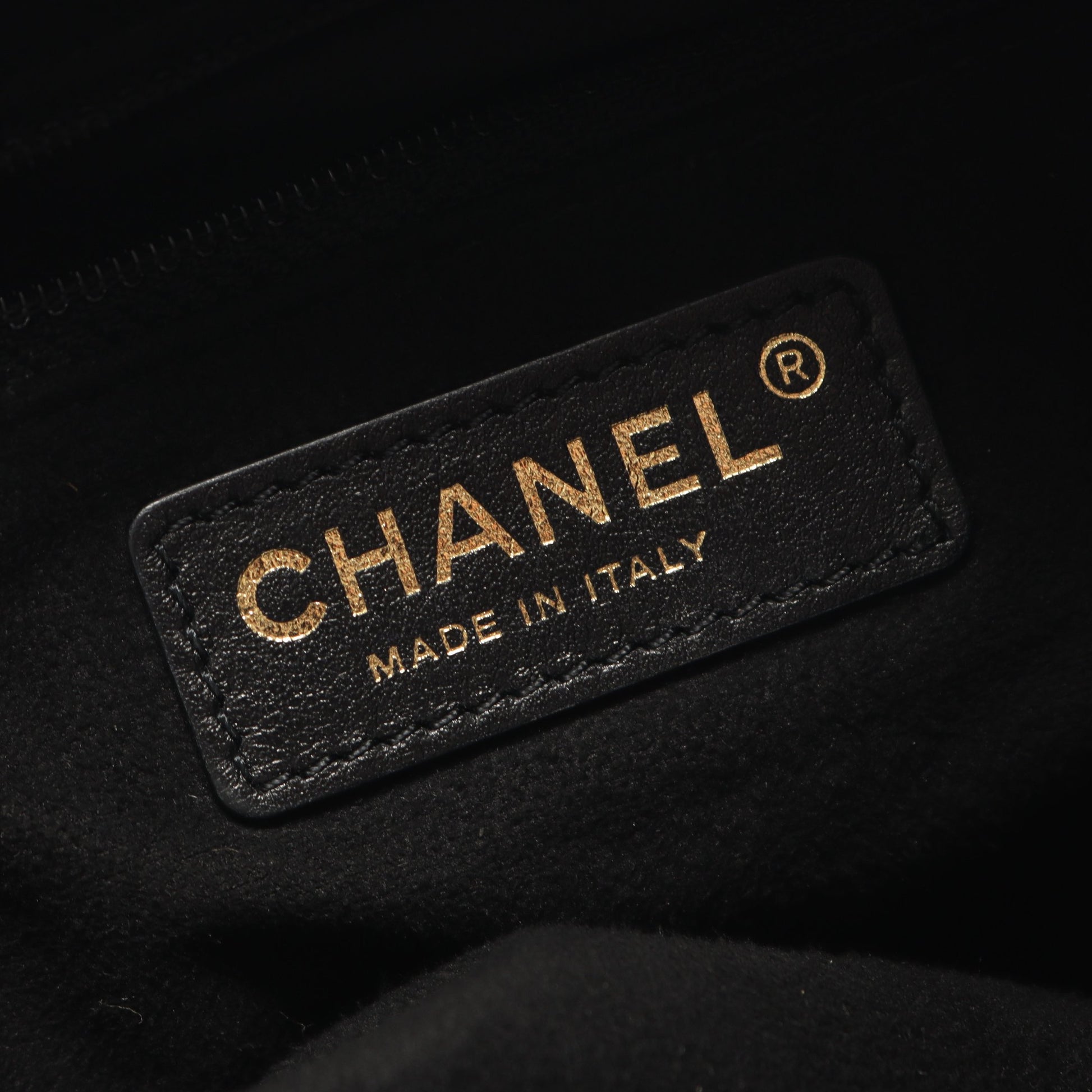 ドーヴィル 巾着 チェーンショルダーバッグ キャビアスキン ブラック ゴールド金具 シャネル バッグ CHANEL
