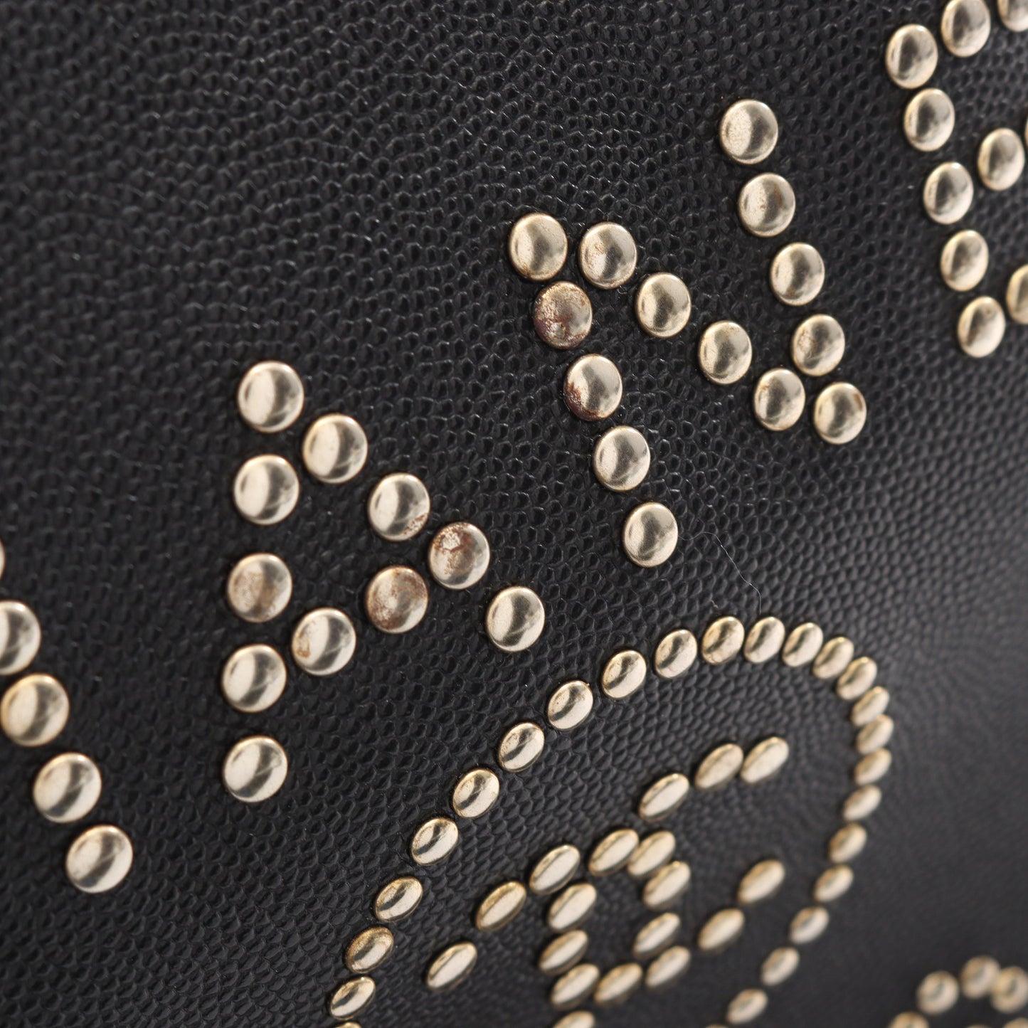 ドーヴィル 巾着 チェーンショルダーバッグ キャビアスキン ブラック ゴールド金具 シャネル バッグ CHANEL