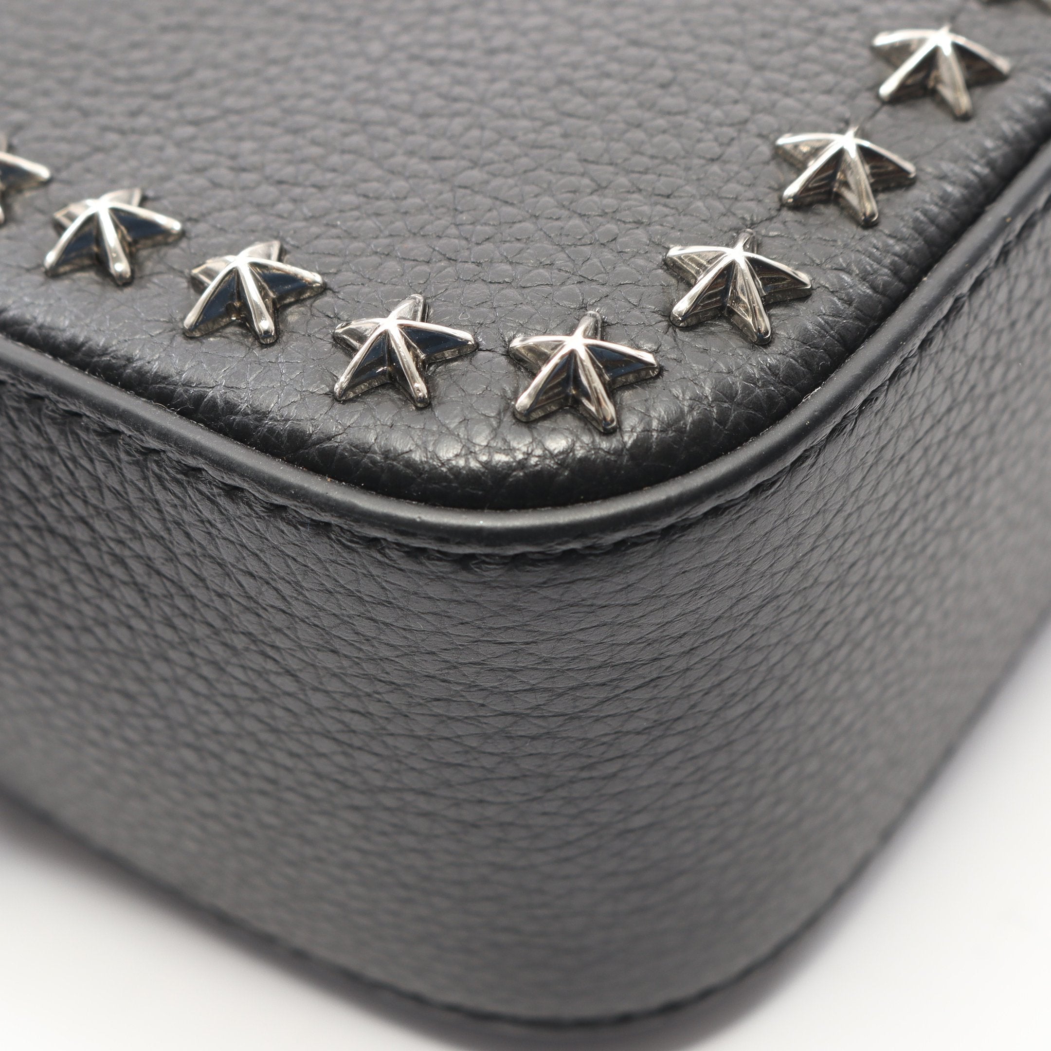 ジミーチュウ Jimmy Choo スタッズ　チェーンショルダーバッグ ライト JIMMY CHOO ジミーチュウ スタッズ チェーンポシェット ポーチ レザー