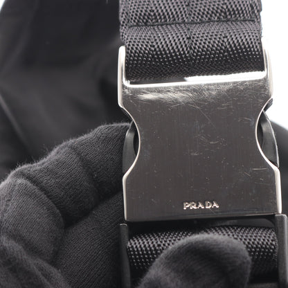 三角プレート ボディバッグ ウエストバッグ ナイロン ブラック プラダ バッグ PRADA