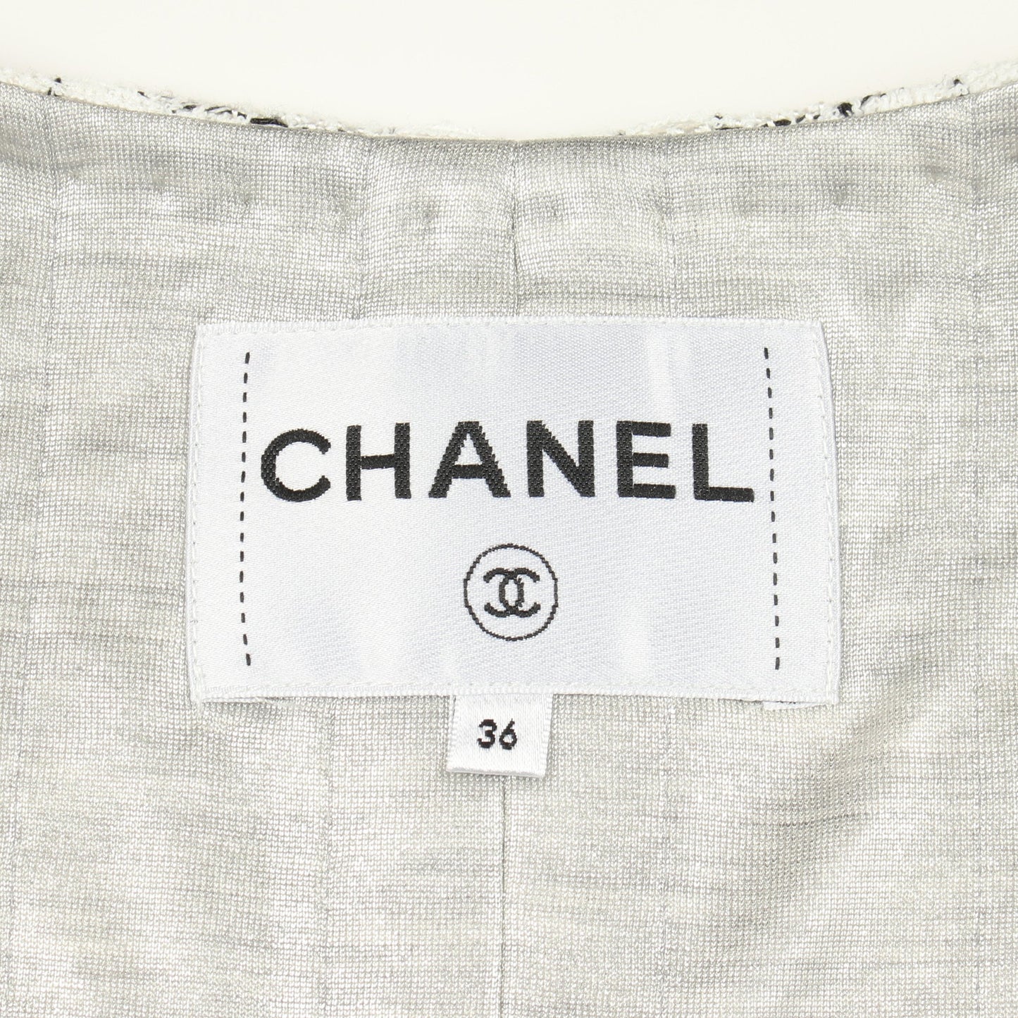 チェック ツイード ノーカラー コート シルク ホワイト ブラック シャネル アウター CHANEL