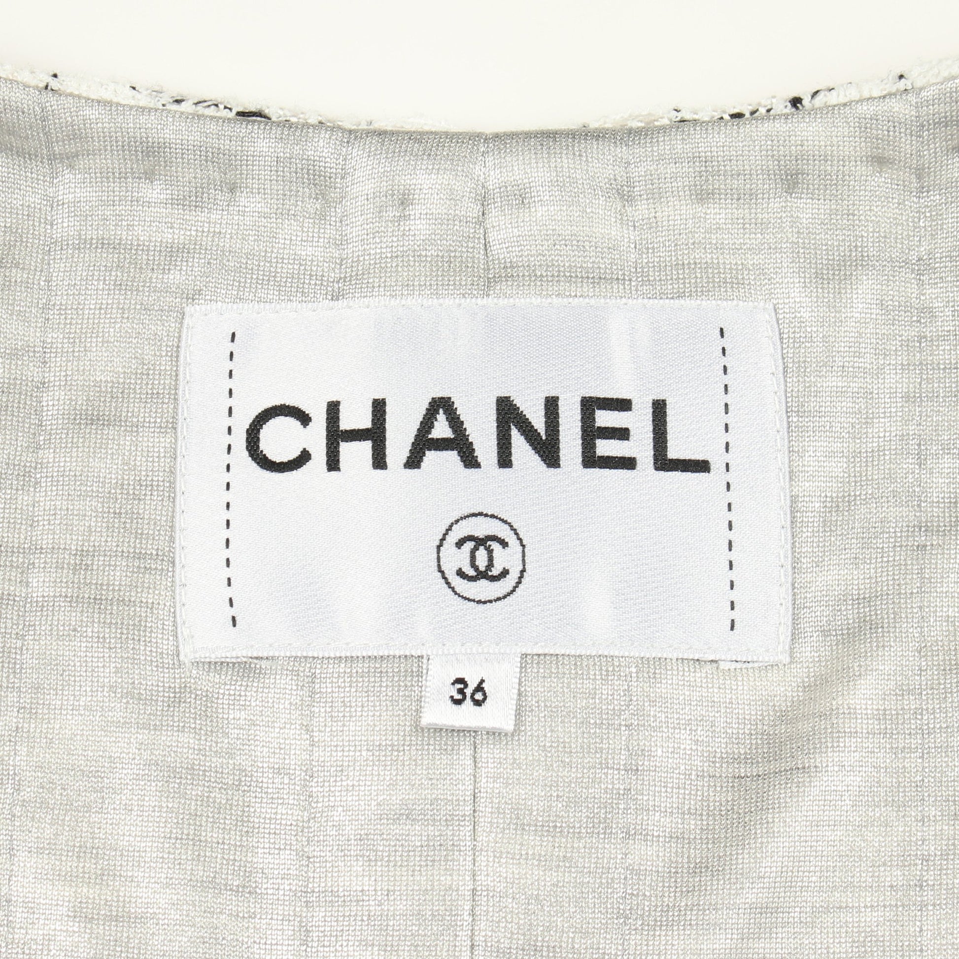 チェック ツイード ノーカラー コート シルク ホワイト ブラック シャネル アウター CHANEL