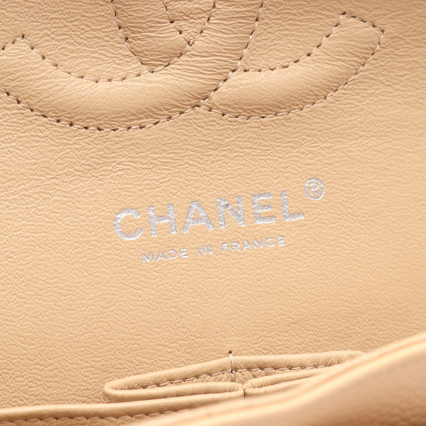 マトラッセ Wフラップ Wチェーンショルダーバッグ キャビアスキン ベージュ シルバー金具 シャネル バッグ CHANEL
