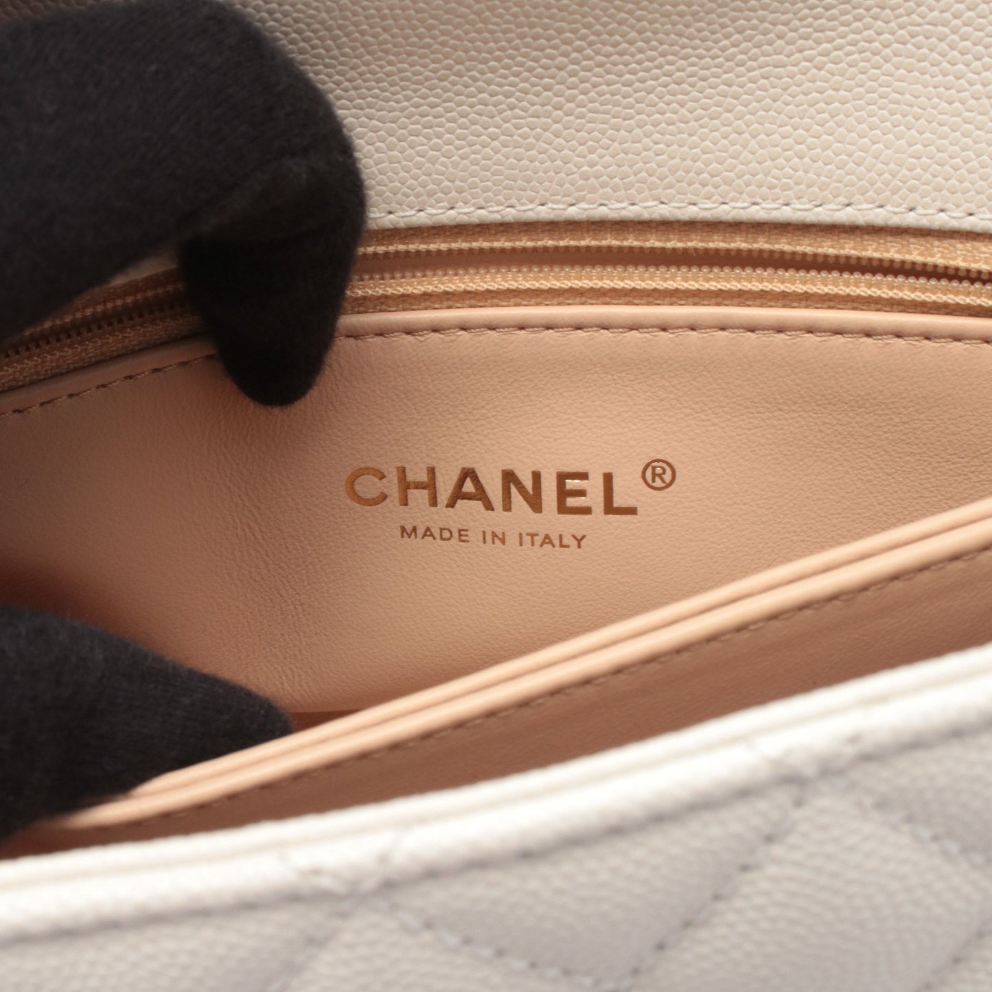ココハンドル フラップ マトラッセ ハンドバッグ キャビアスキン オフホワイト ゴールド金具 シャネル バッグ CHANEL