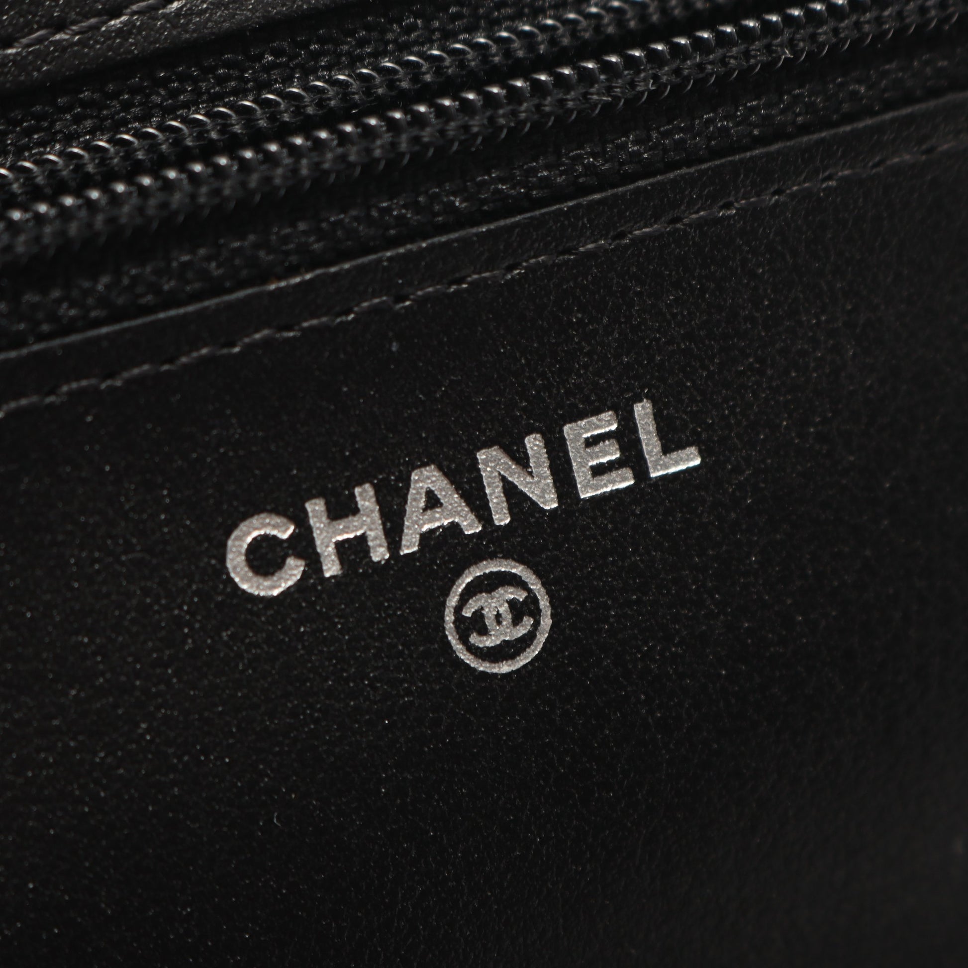 2.55 マトラッセ チェーンウォレット エナメルレザー ブラック ブラック金具 シャネル バッグ CHANEL