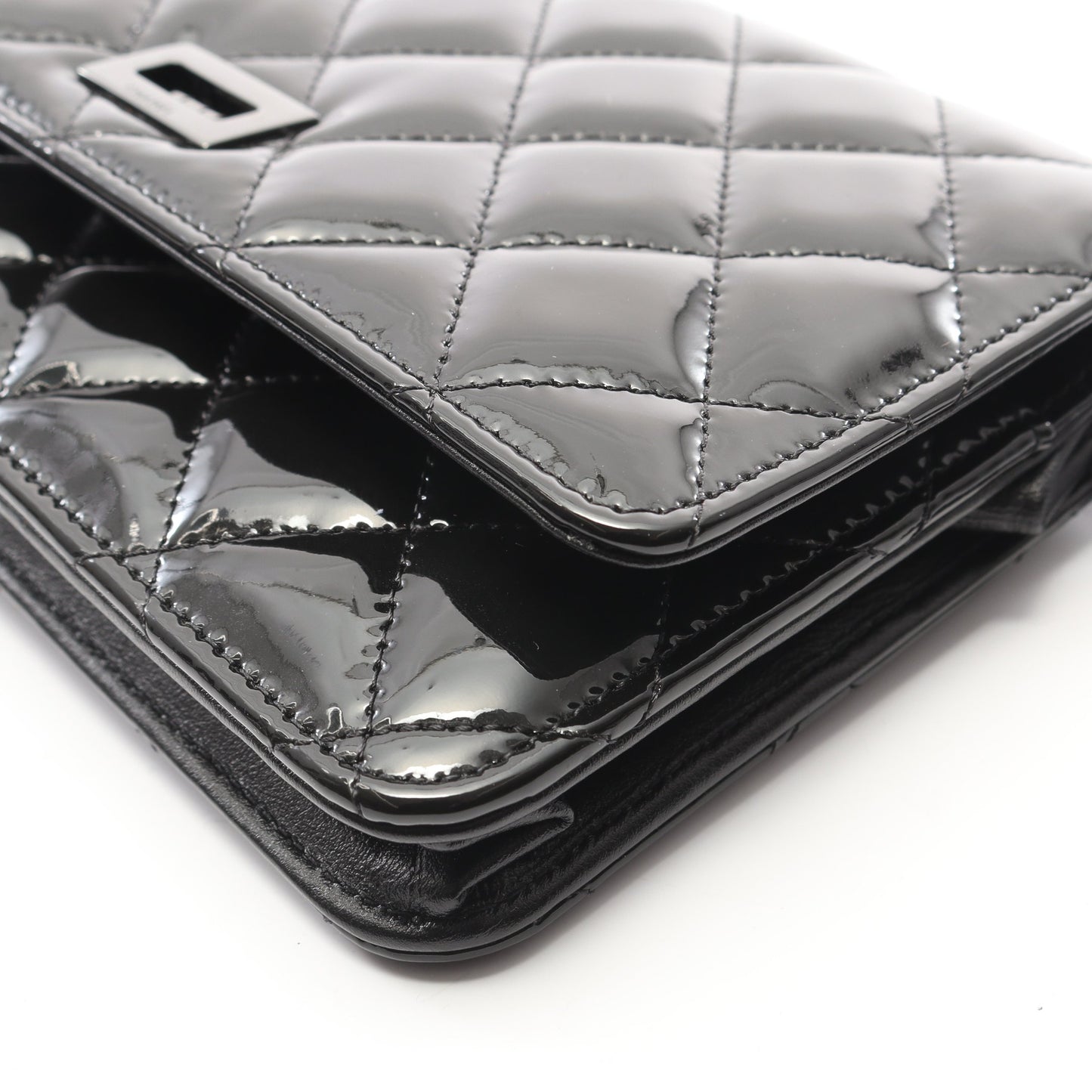 2.55 マトラッセ チェーンウォレット エナメルレザー ブラック ブラック金具 シャネル バッグ CHANEL