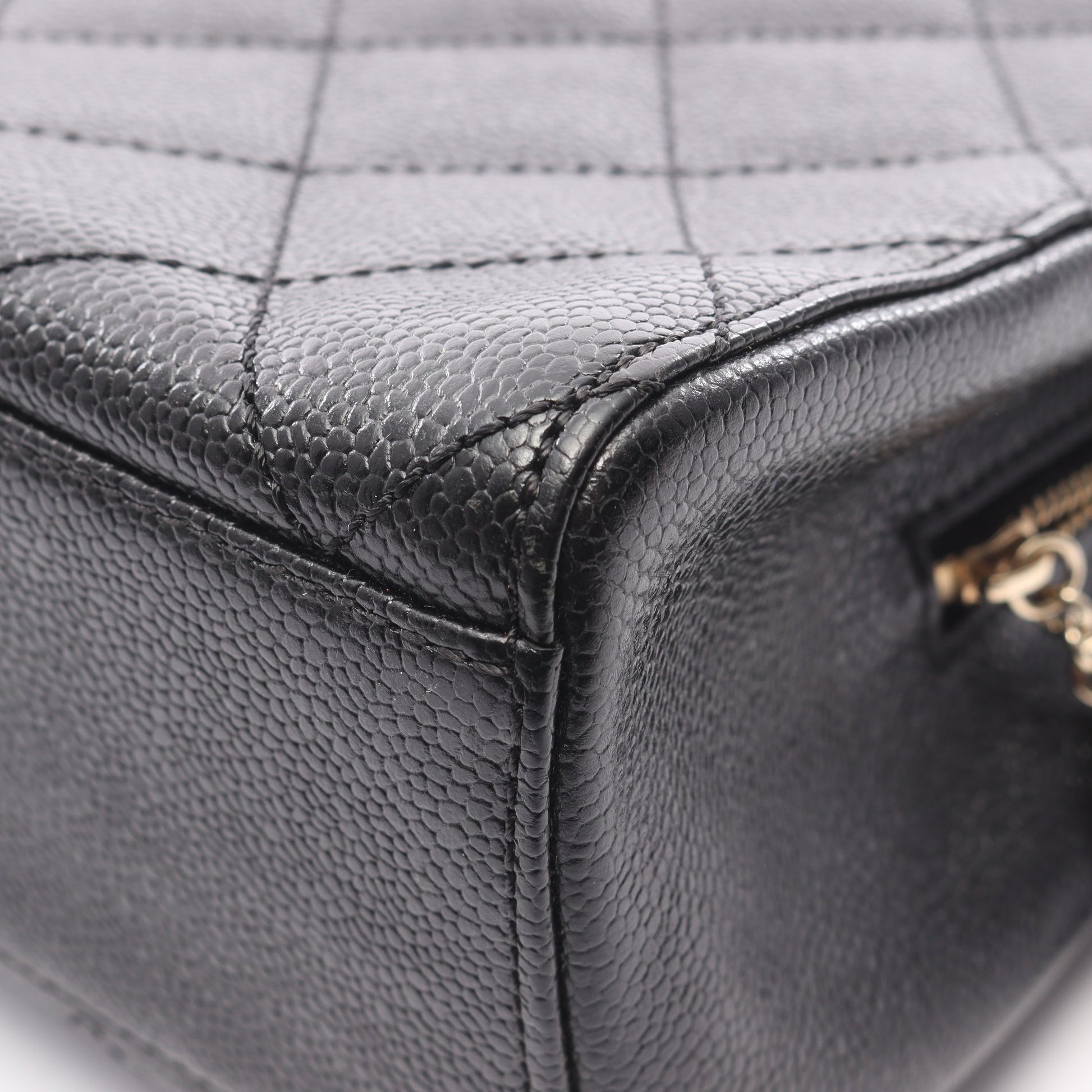 マトラッセ ハンドバッグ キャビアスキン ブラック ゴールド金具 シャネル バッグ CHANEL