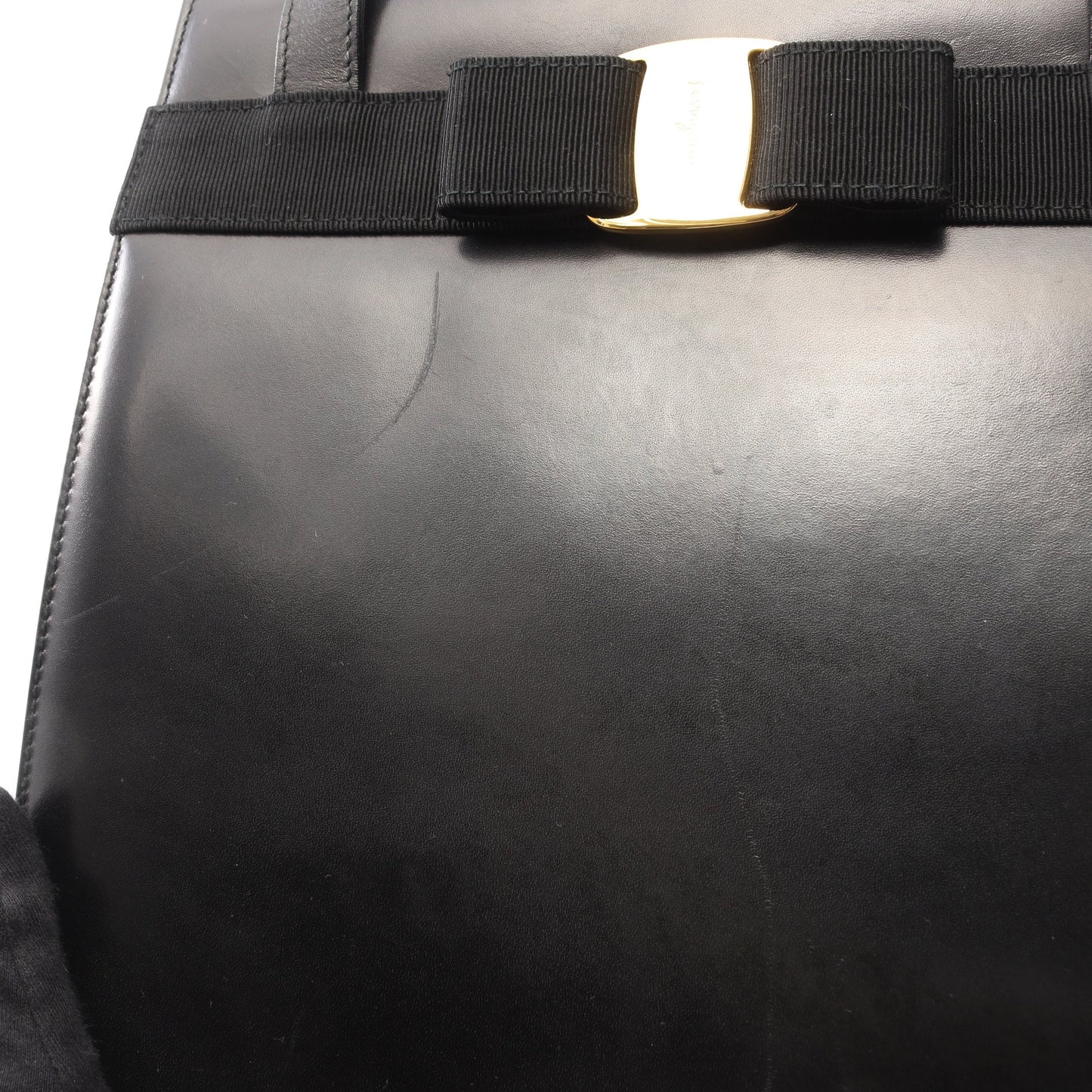 ヴァラリボン ショルダーバッグ レザー ブラック サルヴァトーレフェラガモ バッグ Salvatore Ferragamo