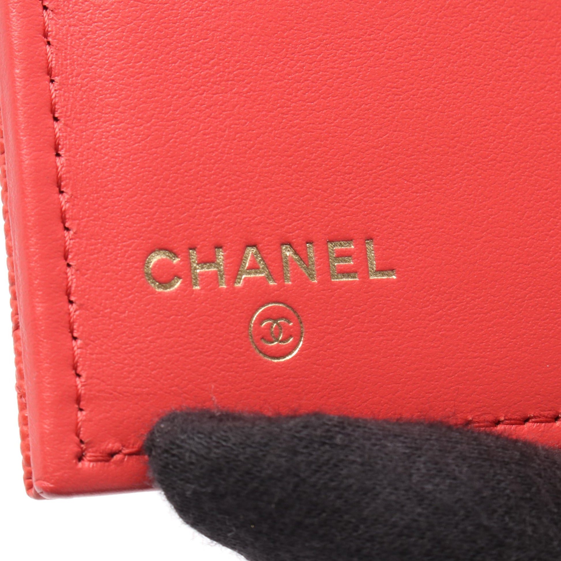 マトラッセ 三つ折り長財布 キャビアスキン ピンクレッド シルバー金具 シャネル 財布・小物 CHANEL