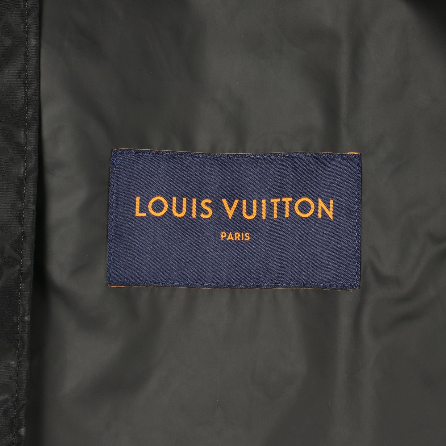 ミッドレングス モノグラムナイロン ウィンドブレーカー コート ナイロン ブラック フード付き ルイヴィトン アウター LOUIS VUITTON