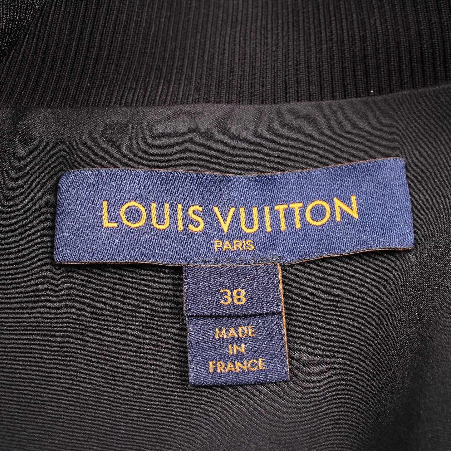 エンボス モノグラム ブルゾン トラックジャケット ナイロン ブラック ルイヴィトン アウター LOUIS VUITTON