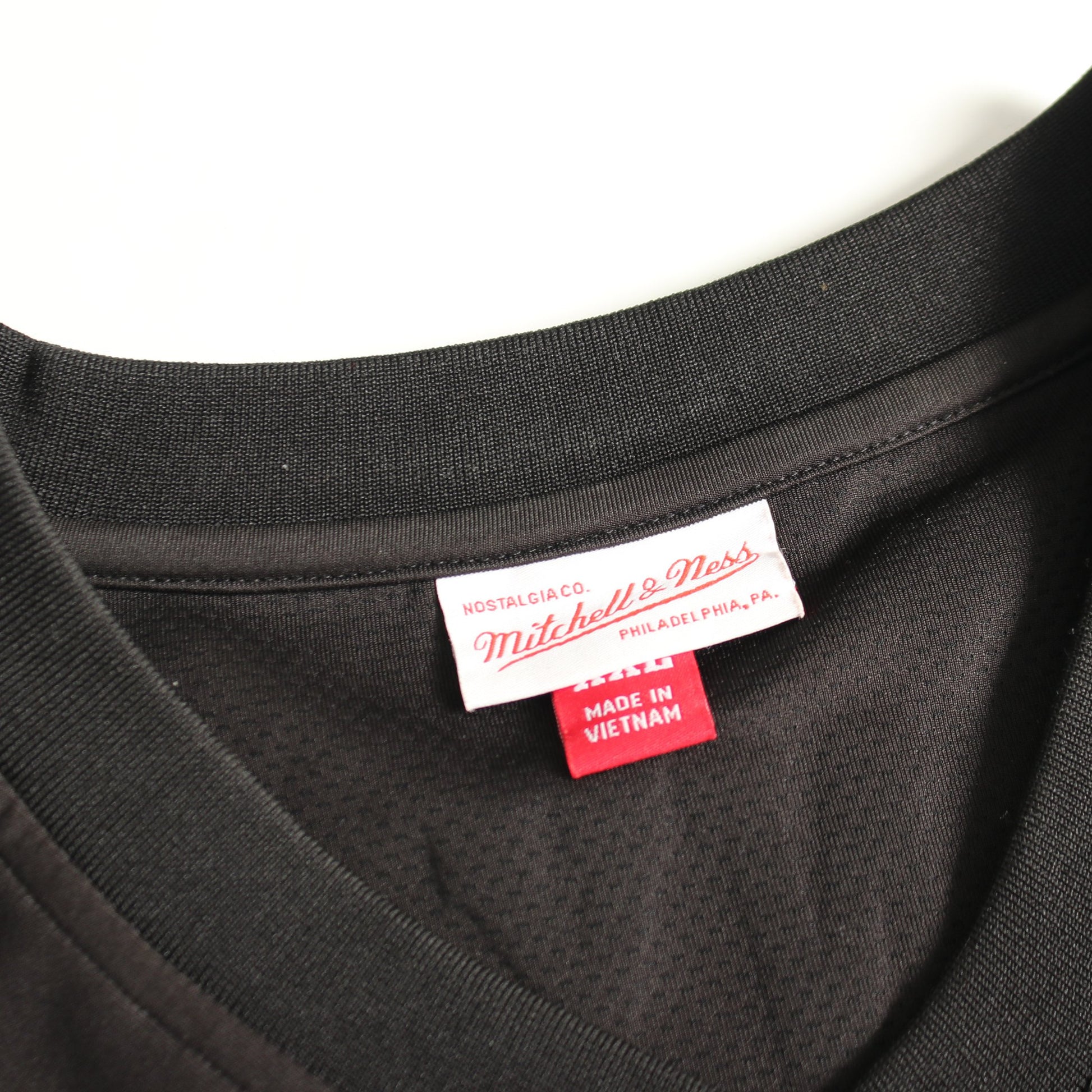 TIFFANY & Co. × Mitchell & Ness × NFL 半袖Tシャツ Vネック ブラック ターコイズブルー ティファニー トップス TIFFANY & Co.