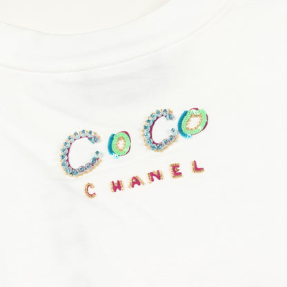 CHANEL × Pharrell Williams ロゴ 半袖Tシャツ コットン ホワイト マルチカラー ビーズ スパンコール シャネル トップス CHANEL