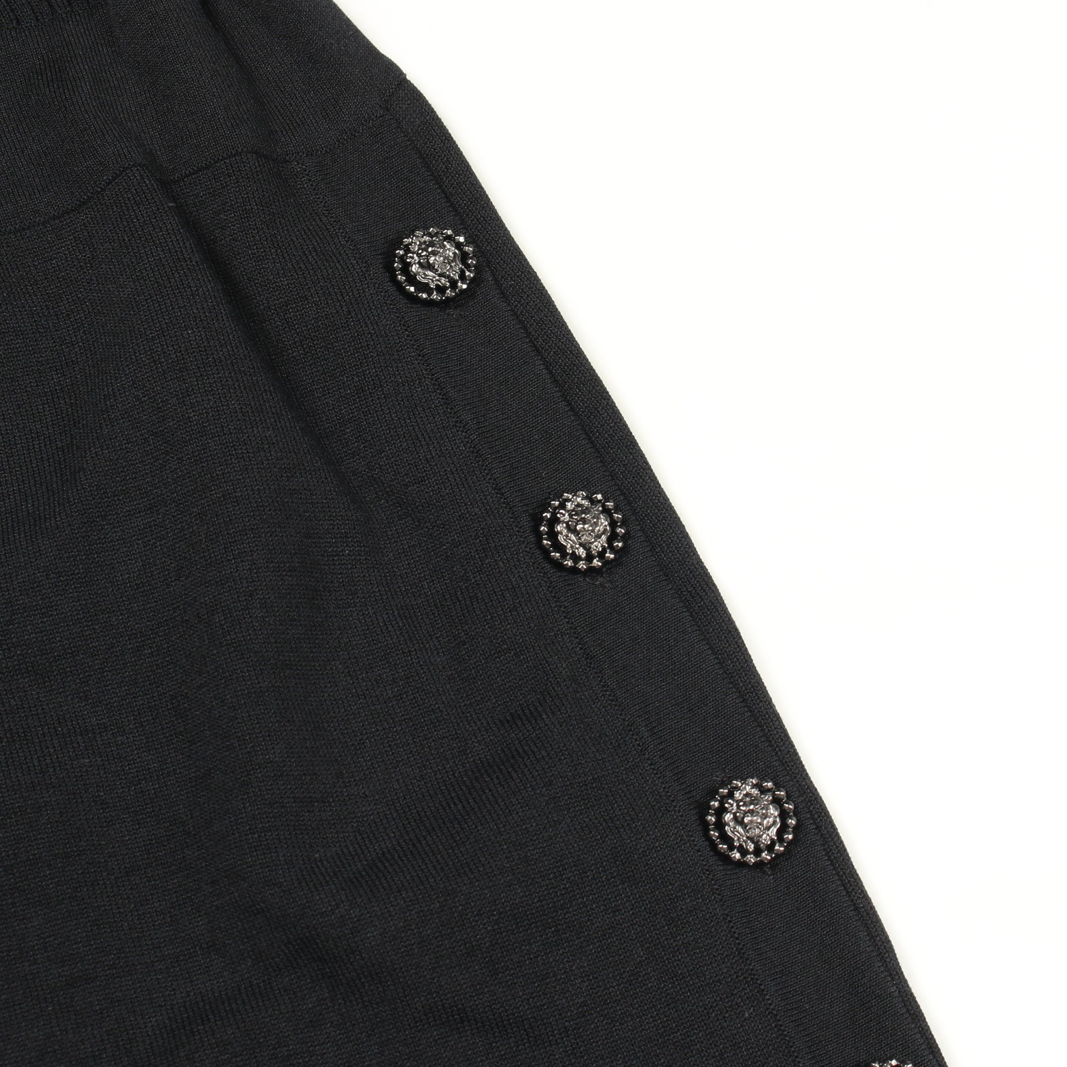 CHANEL シャネル 22SS ライオンボタン ハイネック 半袖ニット カットソー ブラック レディース P72001K10368 CHANEL（シャネル） 22SS ライオンボタン ハイネック 半袖ニット