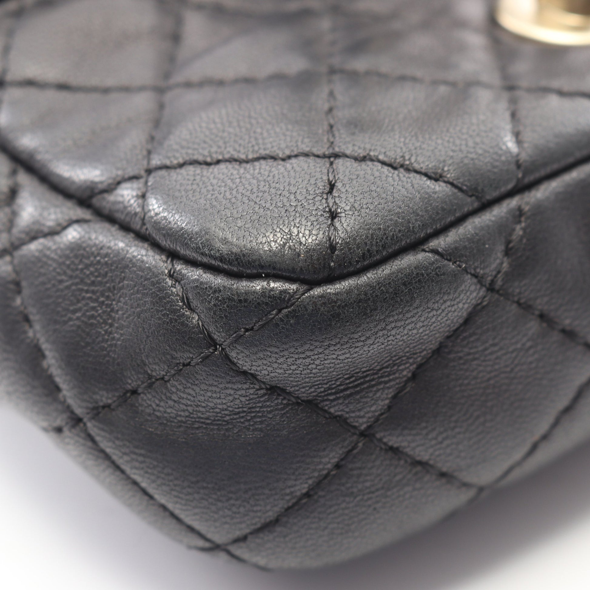 マトラッセ ミニ チェーンショルダーバッグ ラムスキン ブラック ゴールド金具 シャネル バッグ CHANEL