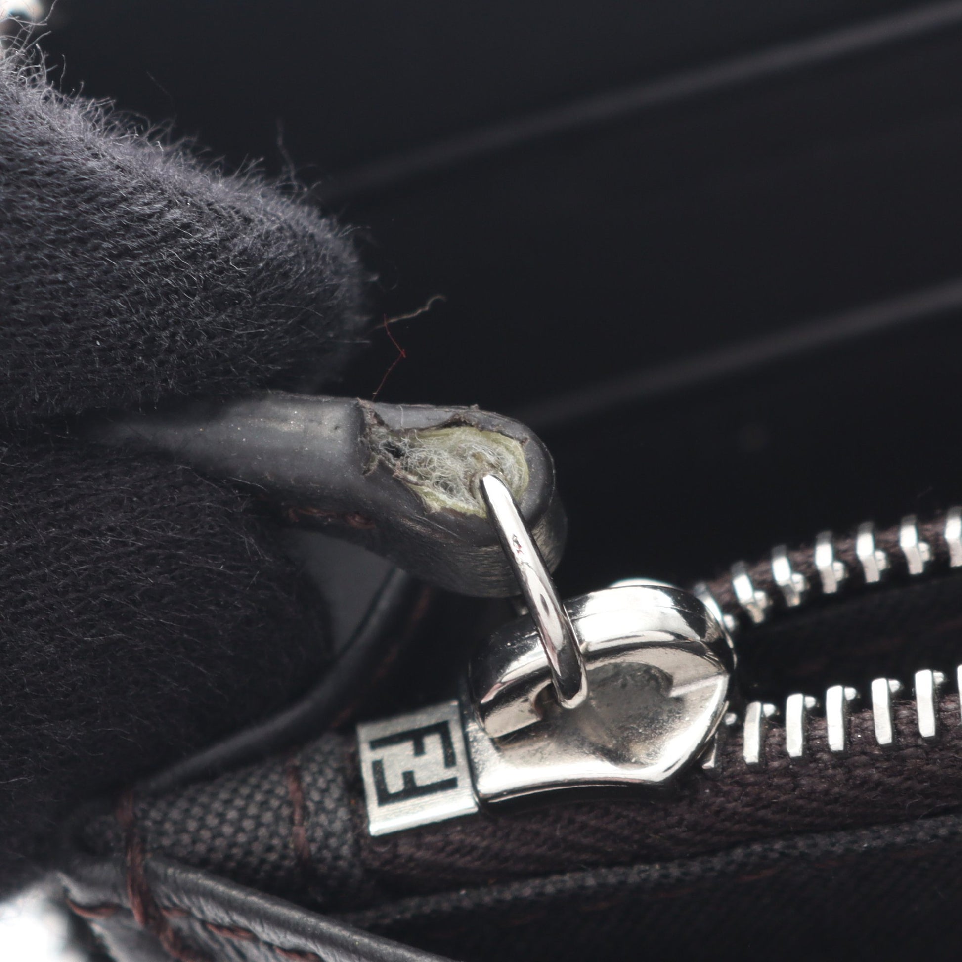 ズッカ ラウンドファスナー長財布 PVC レザー ブラウン フェンディ 財布・小物 FENDI
