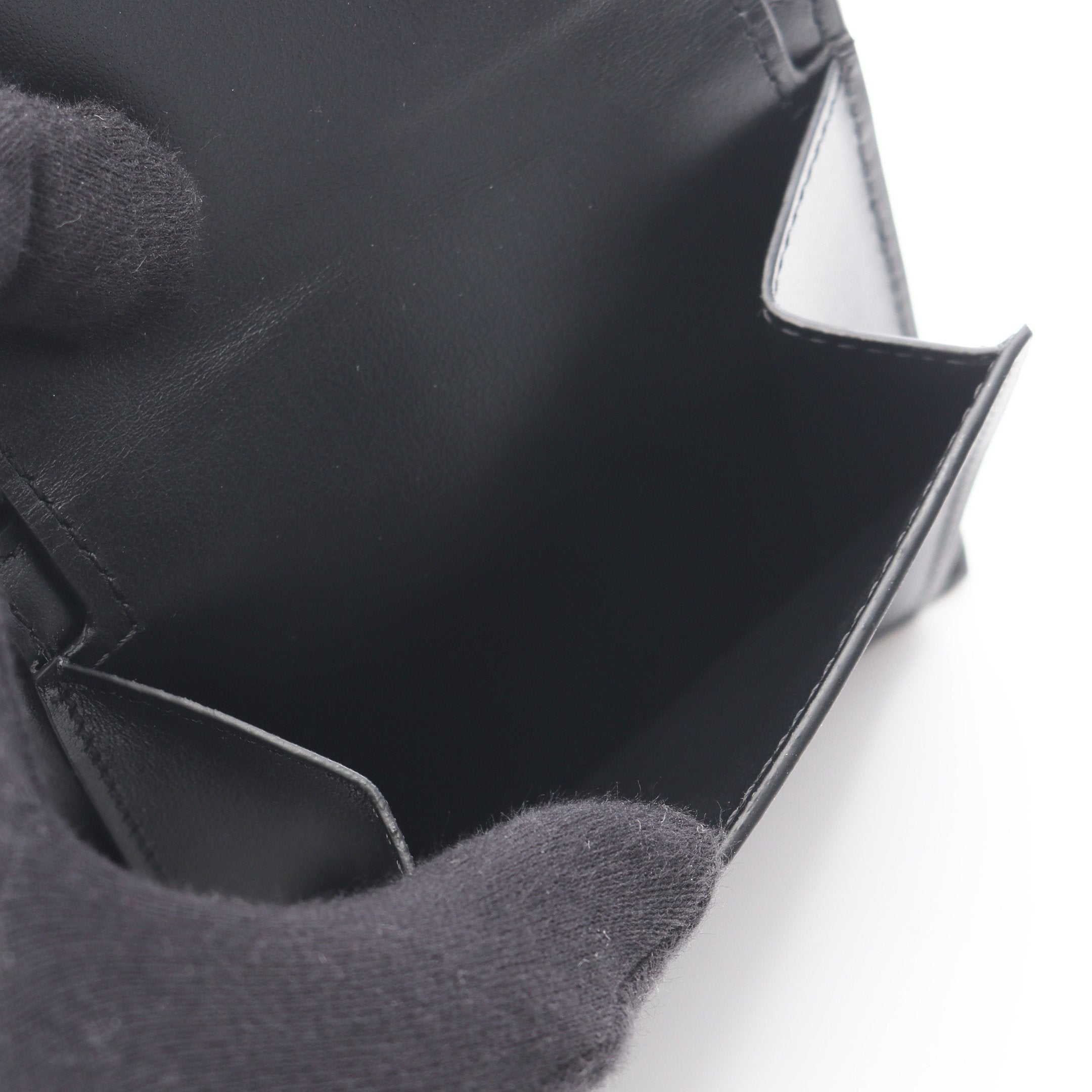 CÉLINE 黒 レザー 二つ折り財布 二つ折り財布 レザー ブラック セリーヌ – RECLO