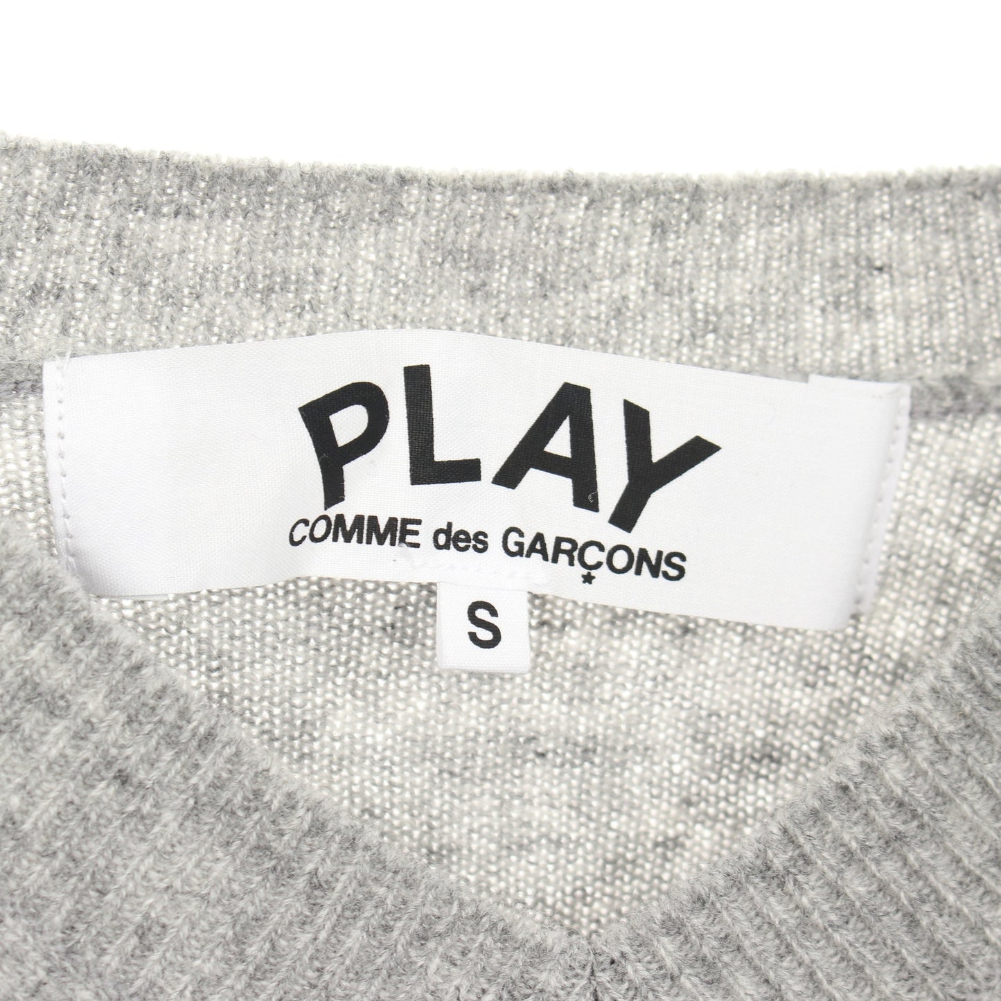 パートパッチ Vネック ニット ウール グレー プレイコムデギャルソン トップス PLAY COMME des GARCONS