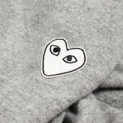 パートパッチ Vネック ニット ウール グレー プレイコムデギャルソン トップス PLAY COMME des GARCONS