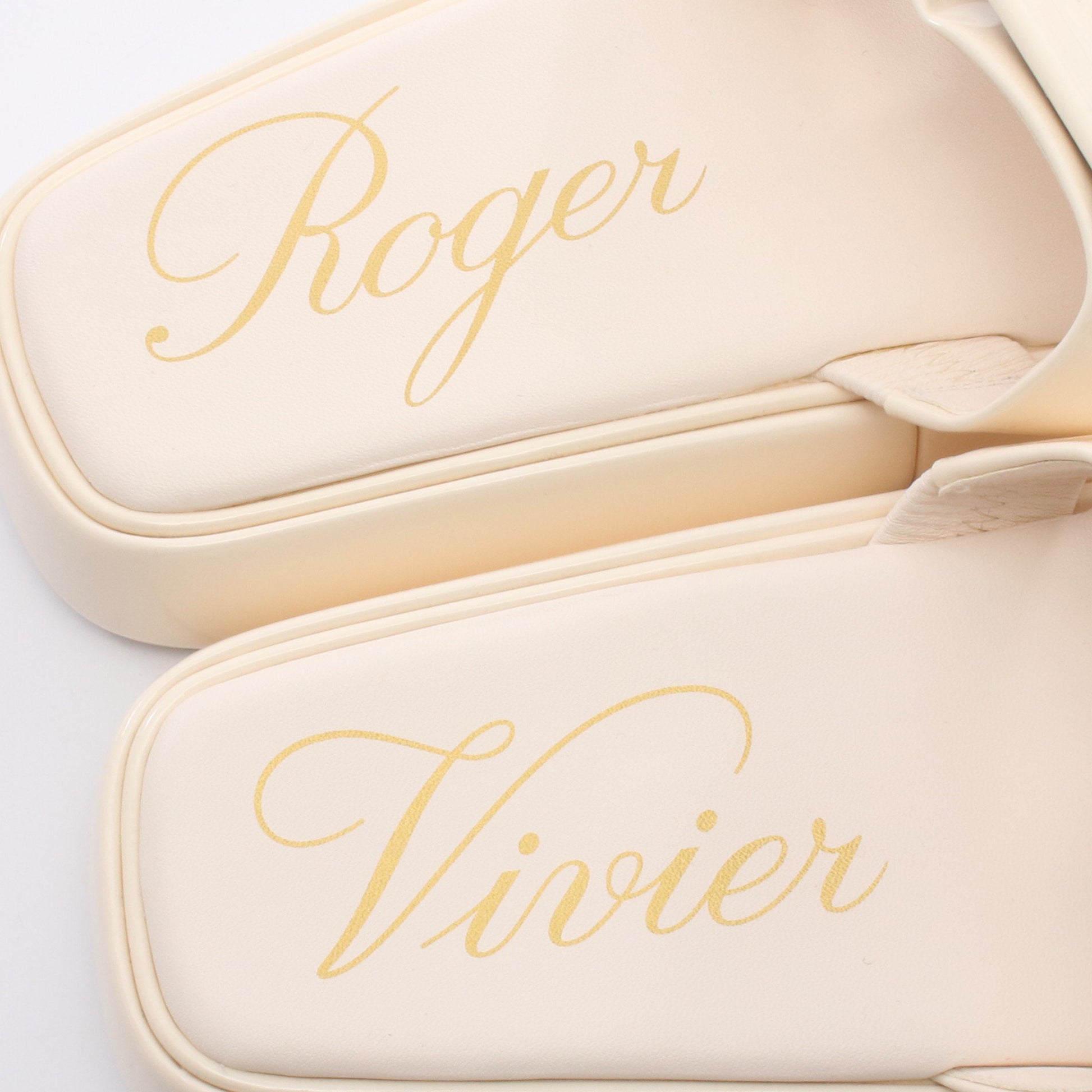 スライドサンダル エナメルレザー アイボリー ロジェヴィヴィエ シューズ Roger Vivier