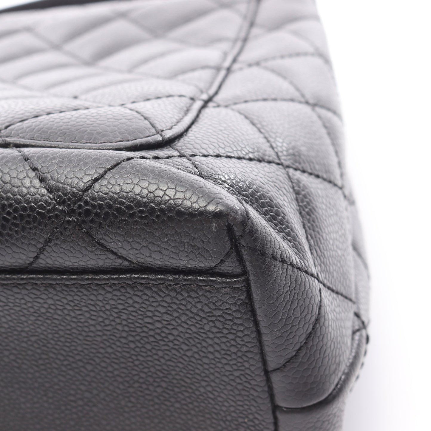 マトラッセ ハンドバッグ キャビアスキン ブラック ゴールド金具 シャネル バッグ CHANEL