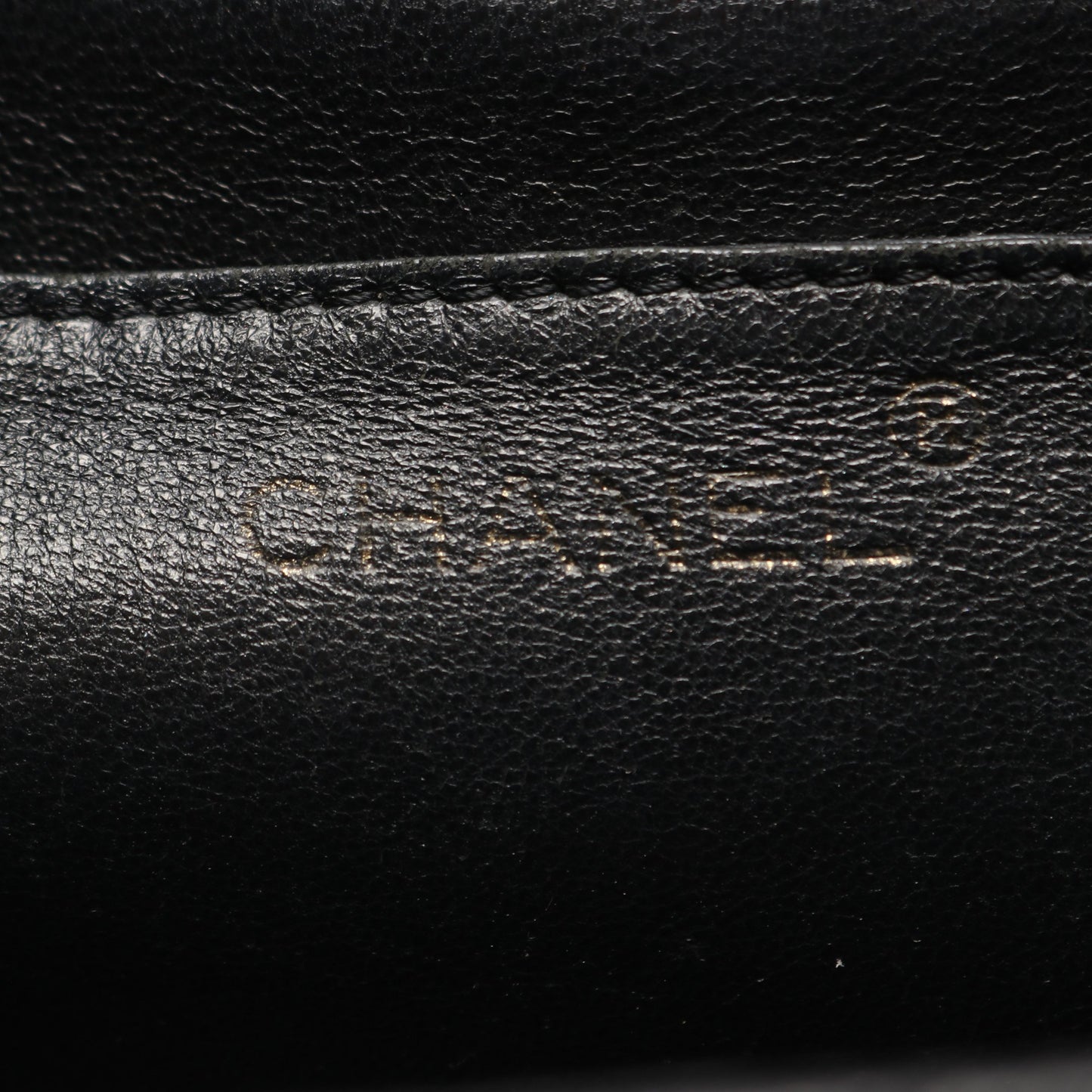マトラッセ ハンドバッグ キャビアスキン ブラック ゴールド金具 シャネル バッグ CHANEL