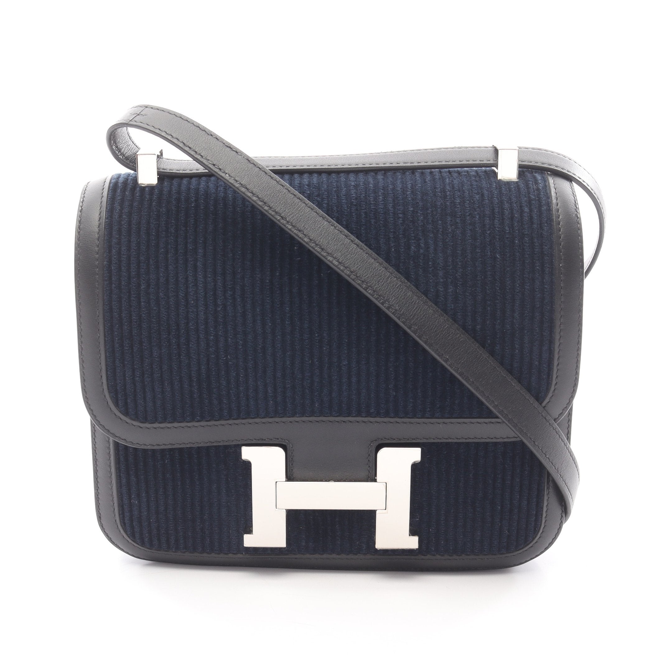 エルメス HERMES コンスタンス3 24 ショルダーバッグ バッグ コーデュロイ / ヴォースイフト ヴォースイフト ブルーマリン Y刻印（2020年製造） レディース ネイビー系 / ブラック系 【中古】 コンスタンス3 24 ブルーマリン ショルダーバッグ コーデュロイ ヴォー