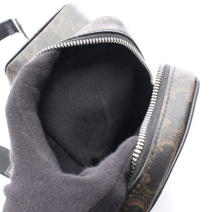 マルチポケットバッグ トリオンフ ボディバッグ PVC レザー ブラック ブラウン セリーヌ