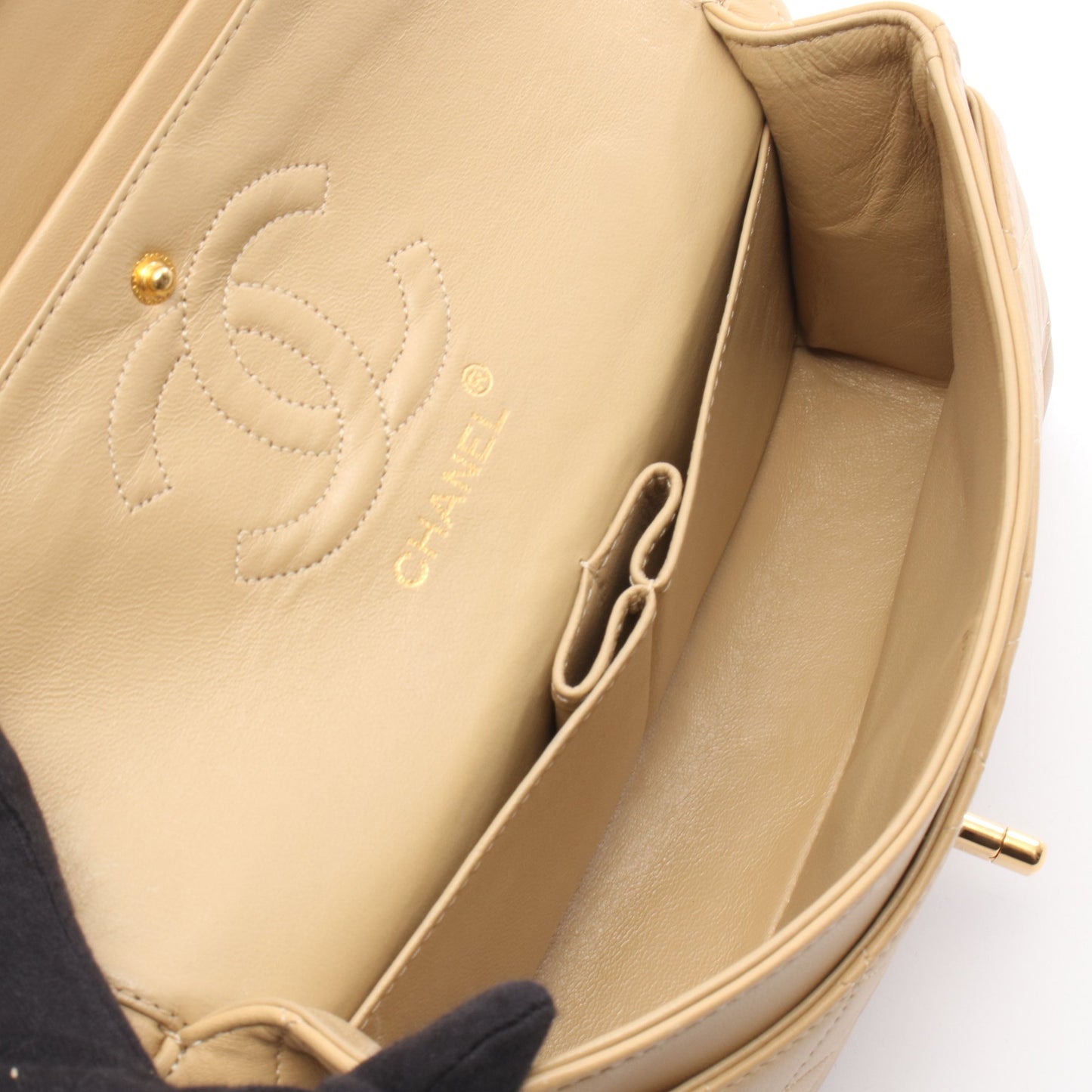 マトラッセ Wフラップ Wチェーンショルダーバッグ ラムスキン ベージュ ゴールド金具 シャネル