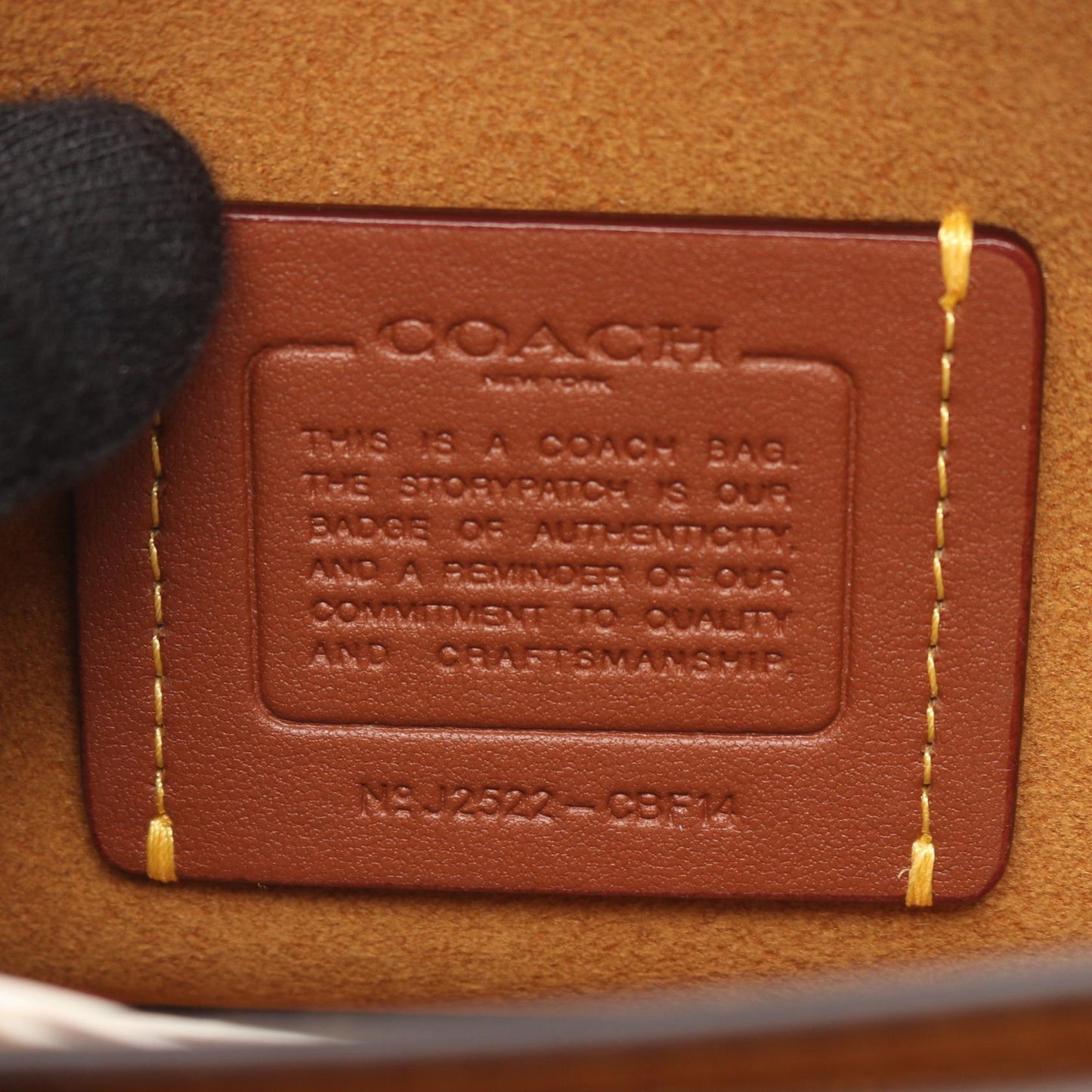 タビー チェーン クロスボディ バッグ19 ショルダーバッグ レザー アイボリー コーチ バッグ COACH