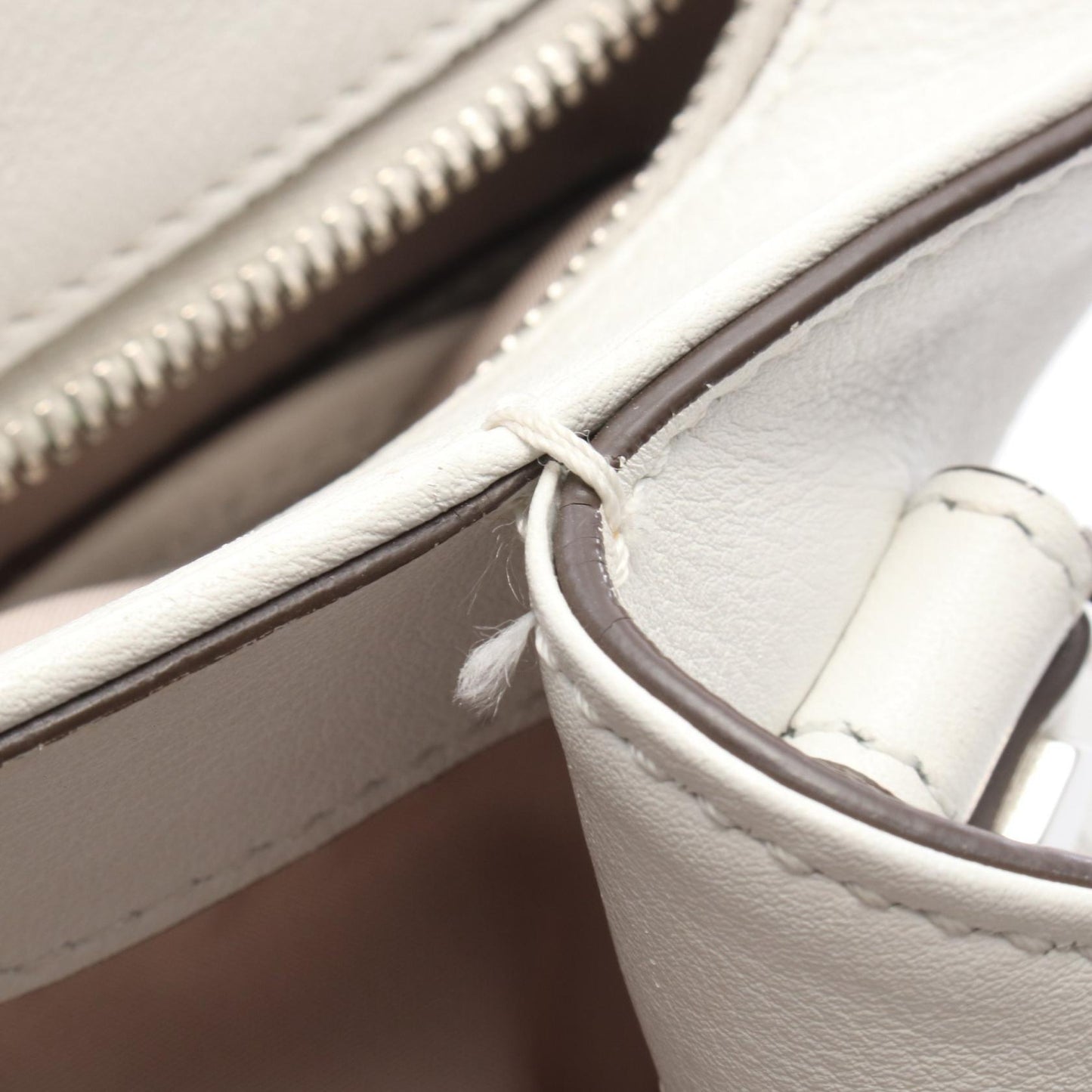 フラワーバッグ スタッズ ショルダーバッグ レザー ホワイト トッズ バッグ TOD'S
